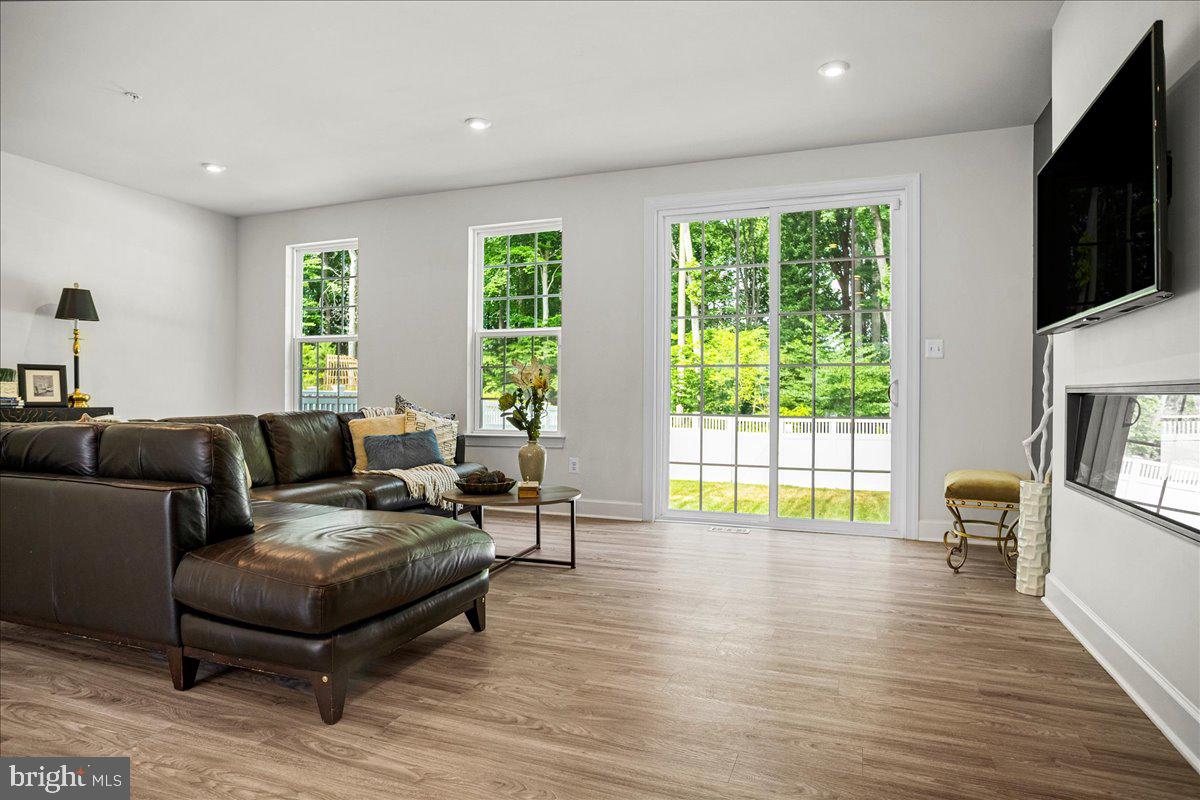 MARLBORO RIDGE - Residential