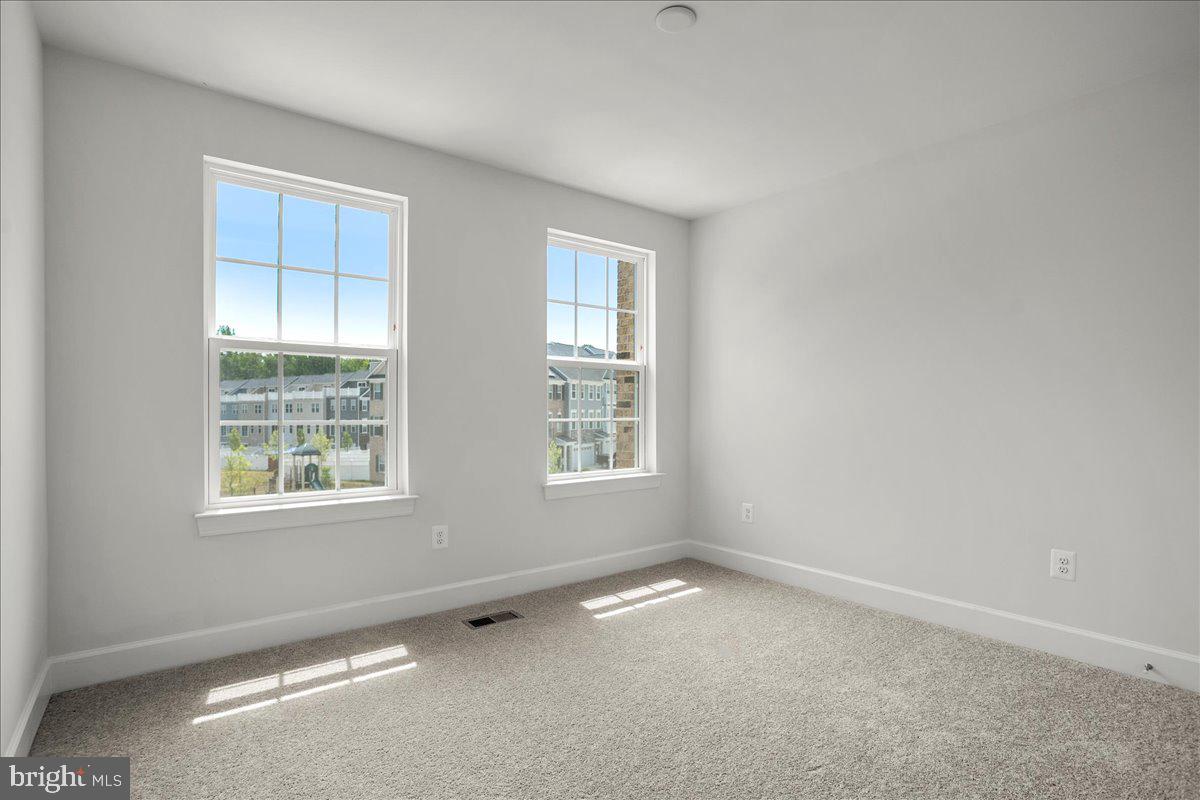 MARLBORO RIDGE - Residential