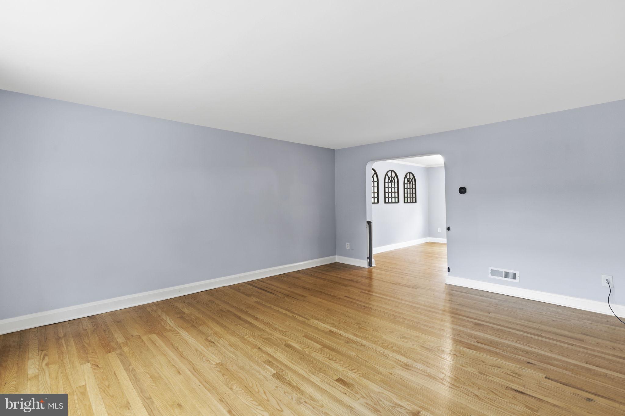 1587 DOXBURY ROAD