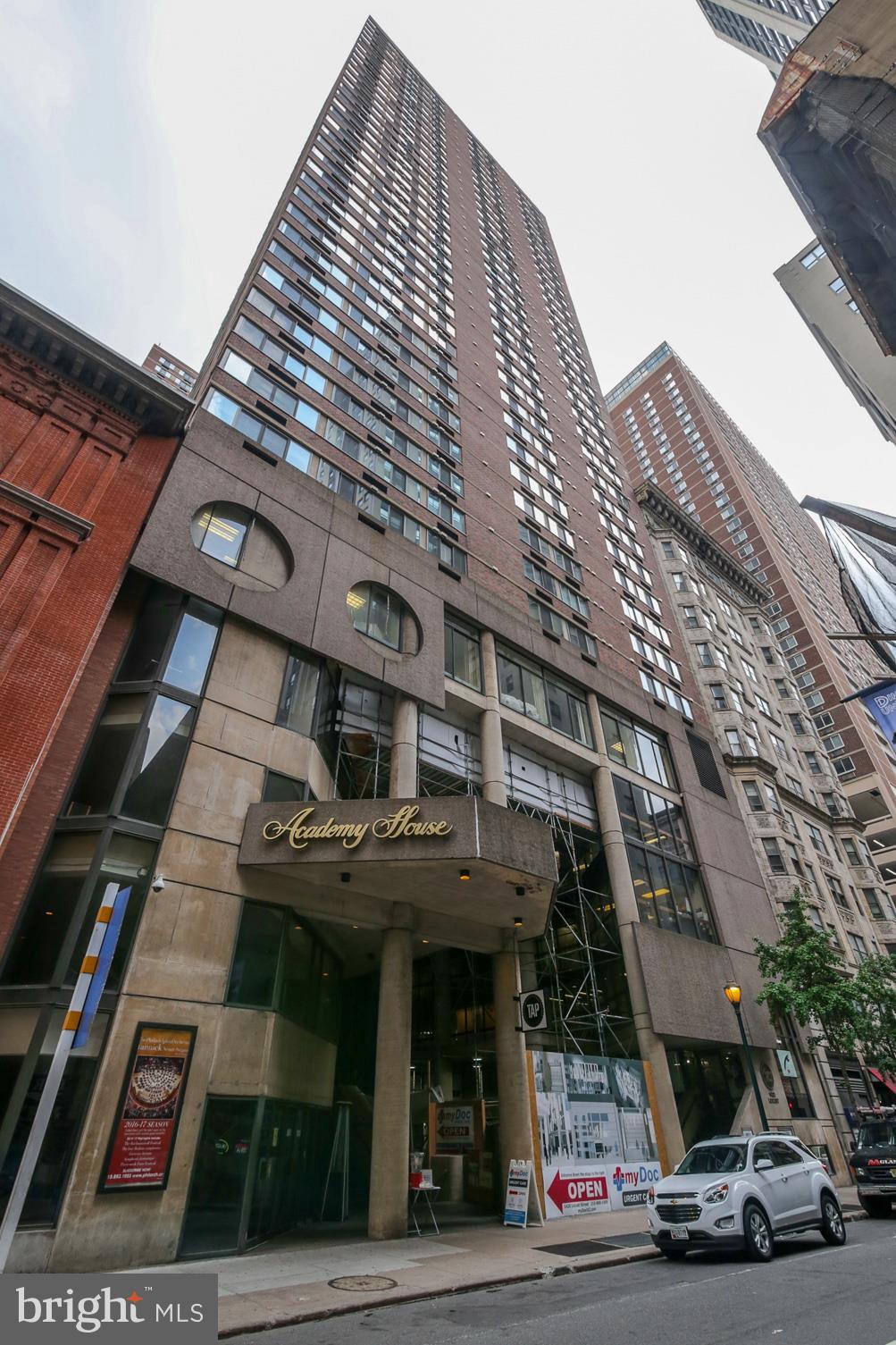 AVENUE OF THE ARTS - Residential
