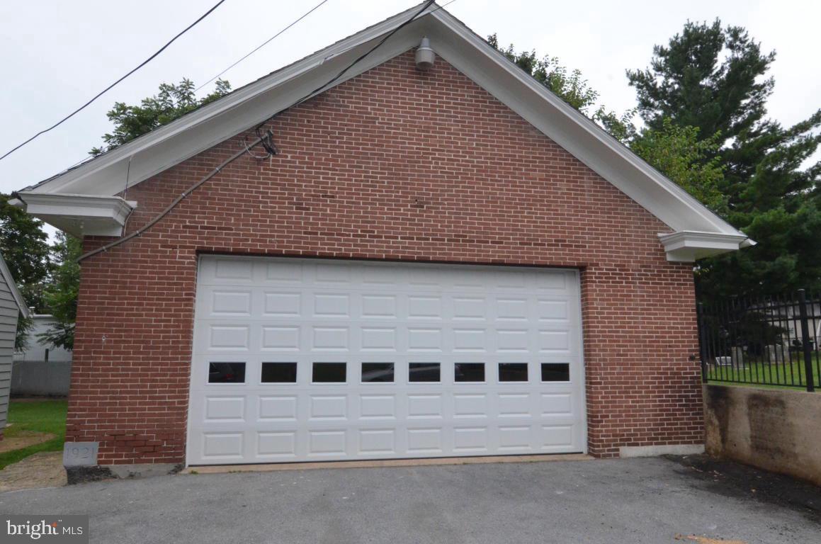 **Listing Description: All-Brick Commercial Garage in Lapeter Strasburg**
Discover a fantastic opportunity in the heart of Lapeter Strasburg with this versatile all-brick commercial garage. This property features essential utilities, including water and electricity, making it ideal for a small business venture or a unique residential conversion ( the township says it can be converted to residential with no problem). Owener has applied for public sewage to be brought on to the property.
Key Features:
- **Solid Brick Construction:** Durable and low maintenance, offering a timeless appeal.
- **Utilities Ready:** Equipped with both water and electricity, allowing for immediate use or seamless transition to residential living.
- **Conversion Potential:** With the right vision, this garage can be transformed into a cozy small home, perfect for those looking for a creative living space.
- **Public Sewer Application:** The owner has already applied for public sewer access to be extended to the property, further enhancing its potential for residential use.
- **Prime Location:** Situated in a growing area of Lapeter Strasburg, providing easy access to local amenities and services.
Don't miss out on this great opportunity to invest in a property that offers both commercial potential and residential charm. Whether you're an entrepreneur looking to start your own business or a homeowner seeking a unique living space, this garage is ready to accommodate your dreams. Schedule a viewing today!