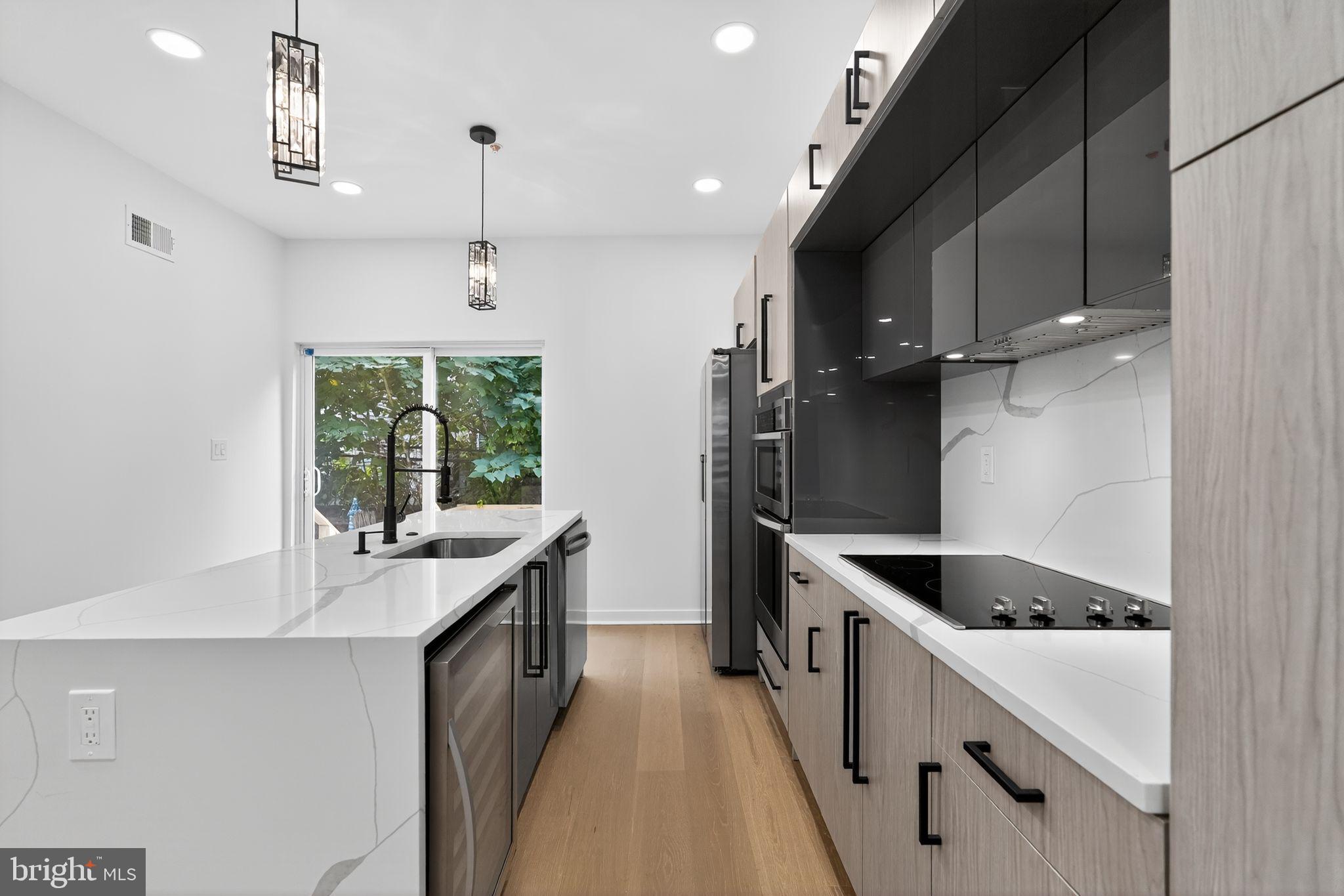 POINT BREEZE - Residential