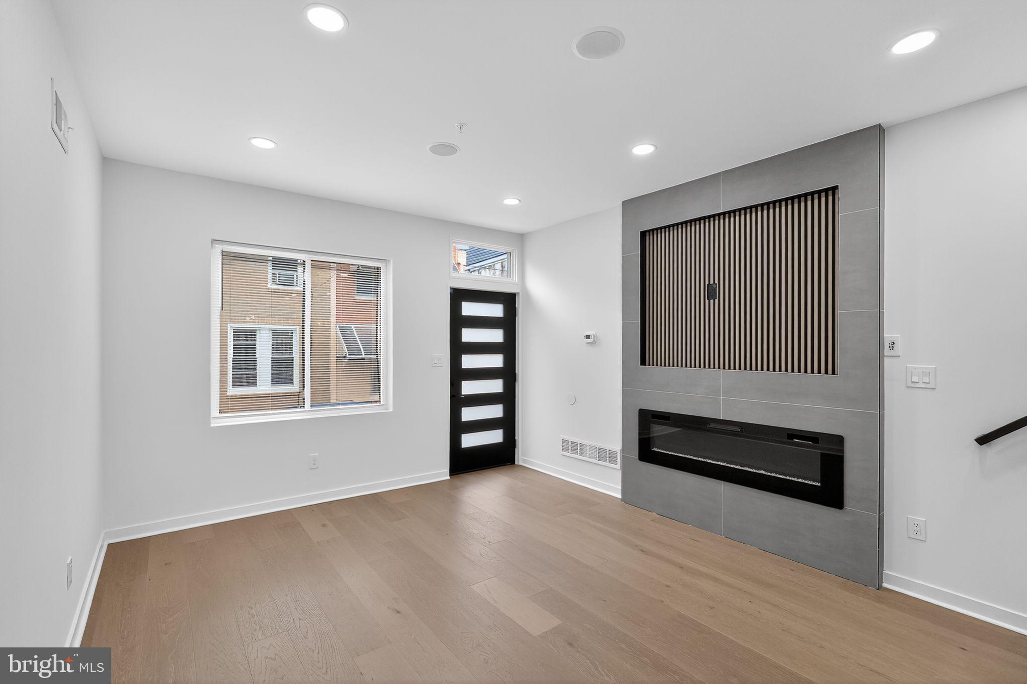 POINT BREEZE - Residential