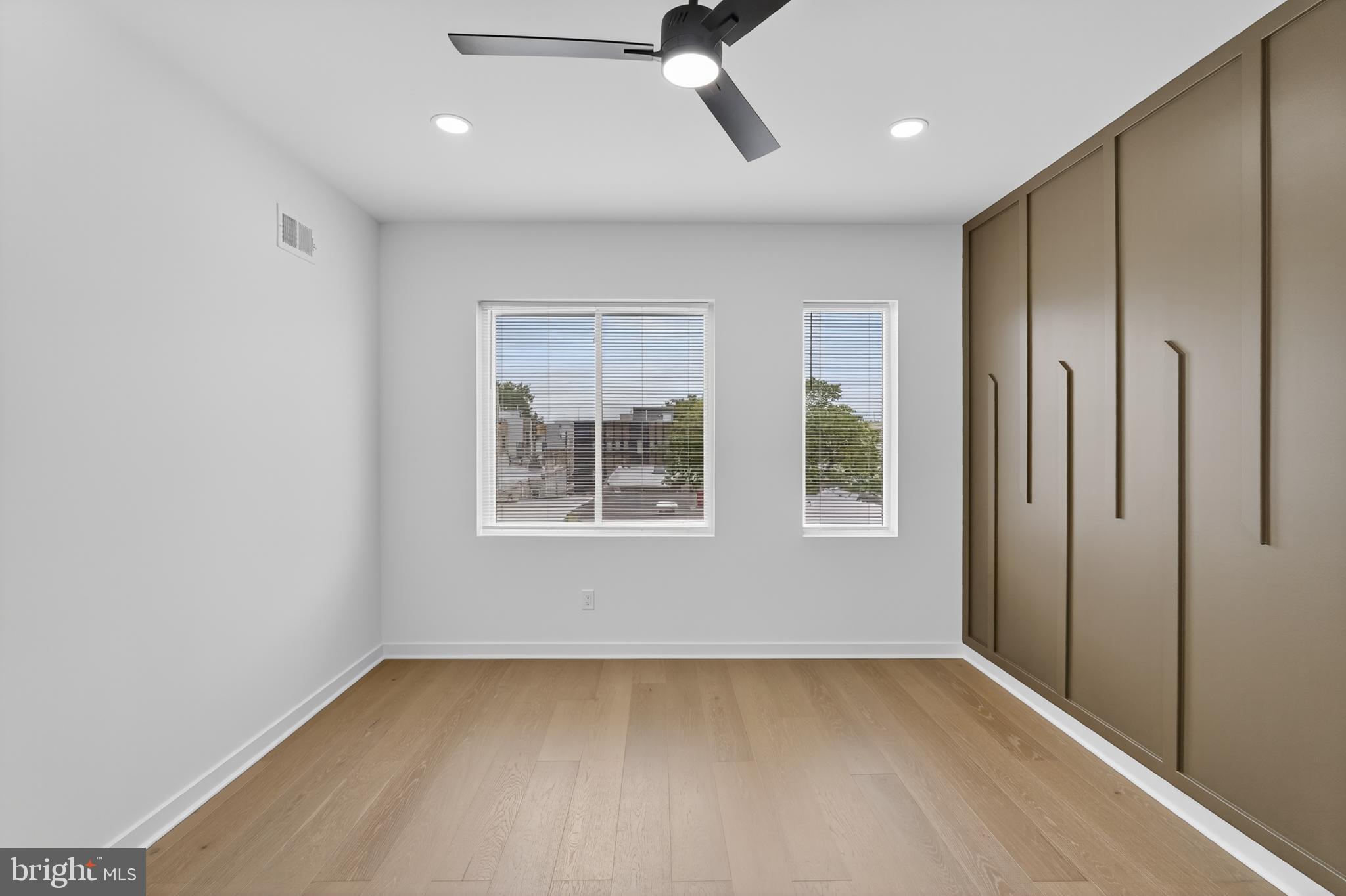 POINT BREEZE - Residential