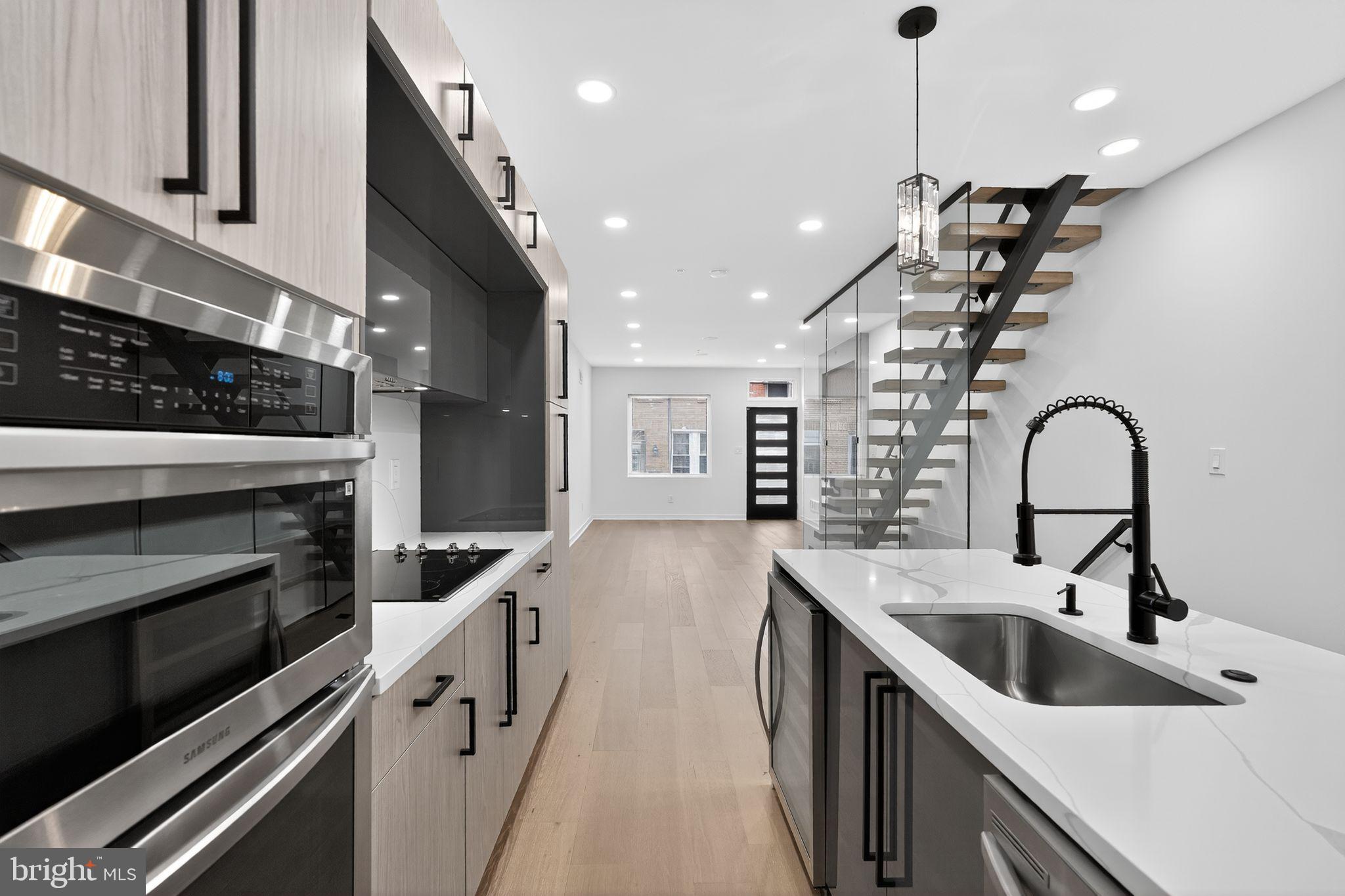 POINT BREEZE - Residential