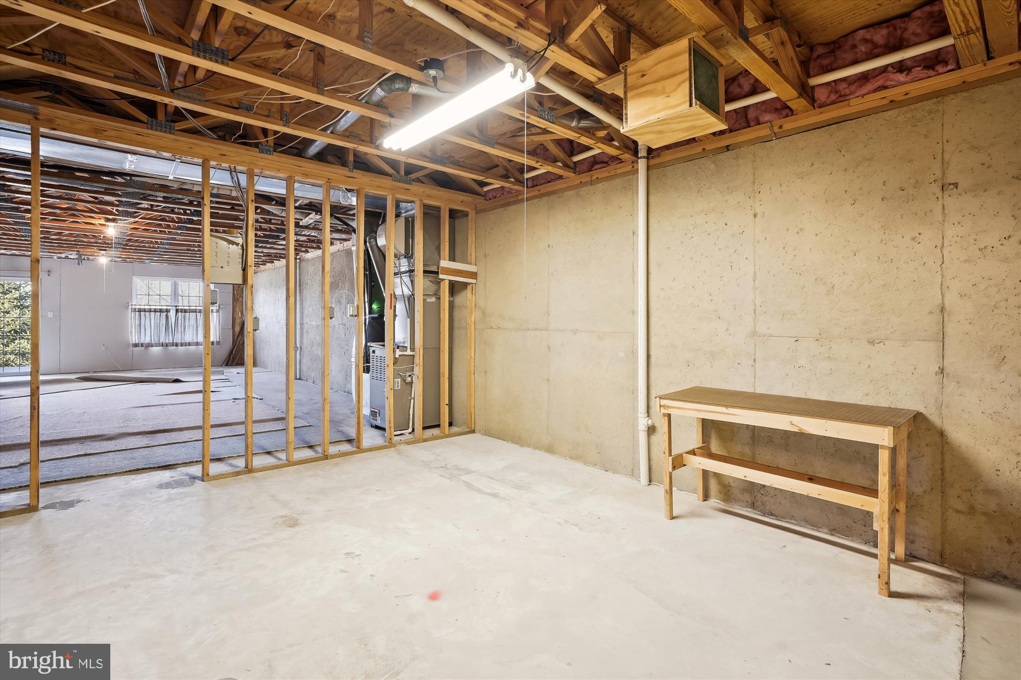 HERITAGE HUNT - Residential Lease