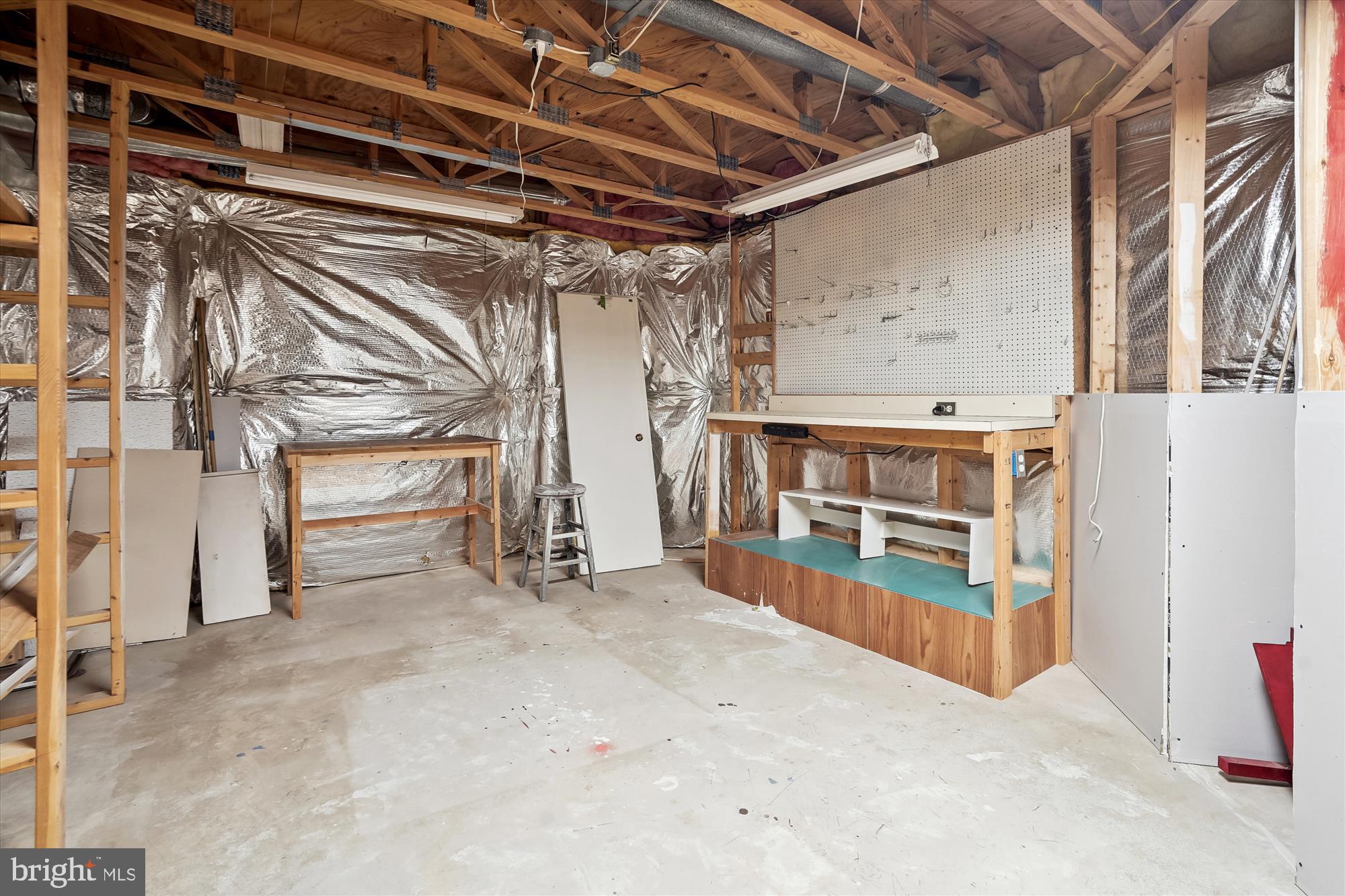 HERITAGE HUNT - Residential Lease