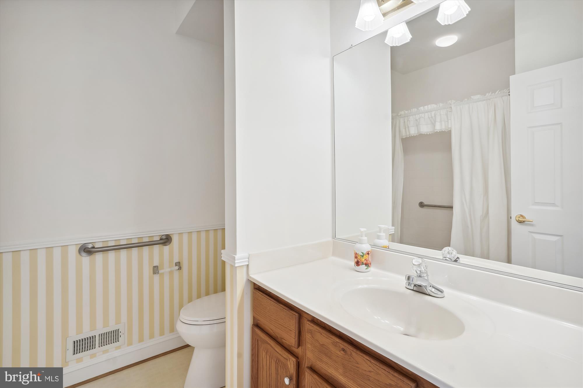 HERITAGE HUNT - Residential Lease