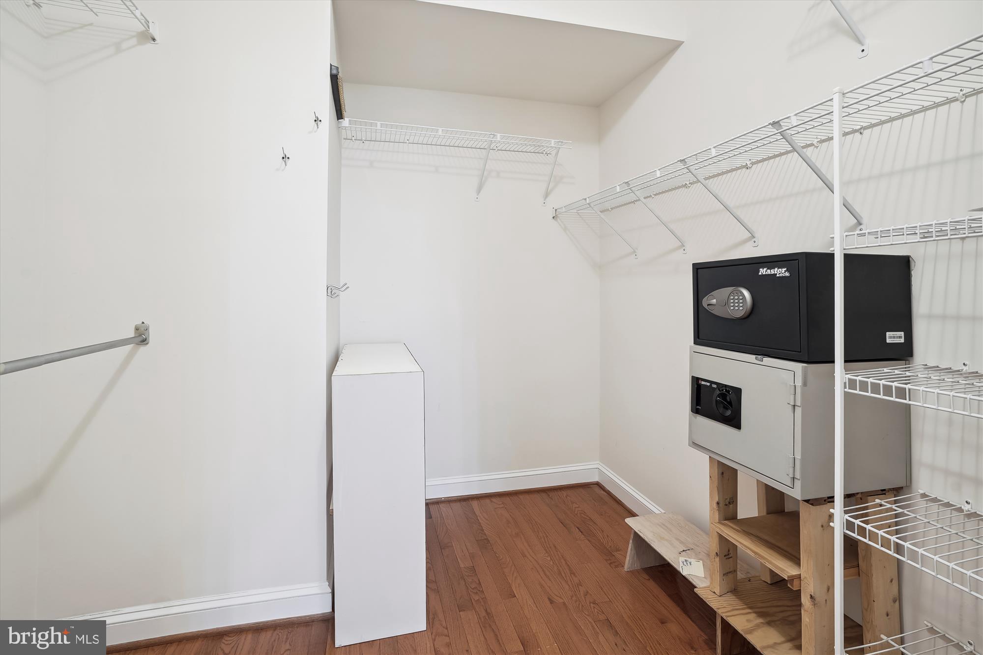 HERITAGE HUNT - Residential Lease