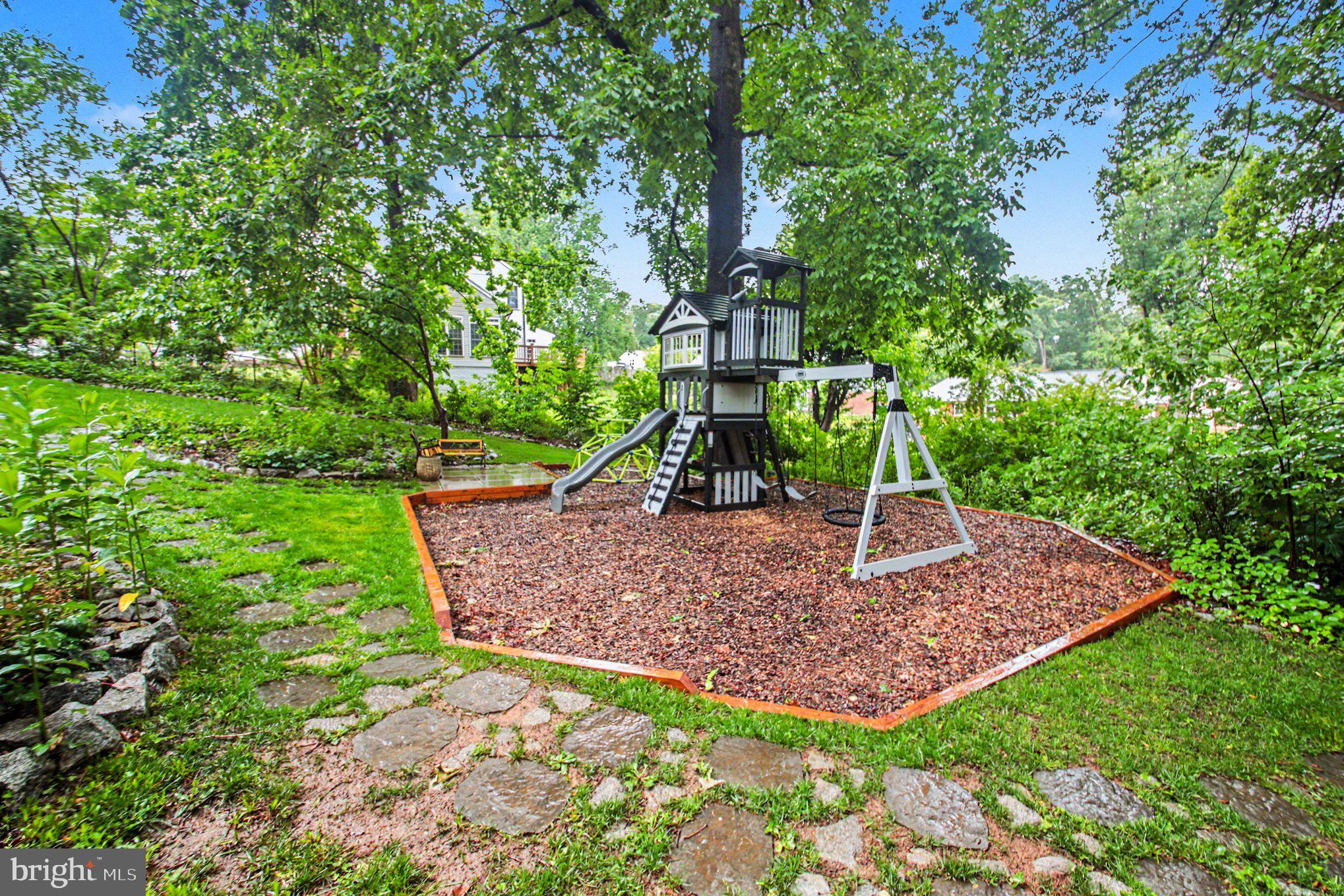 7411 ELLWOOD PLACE