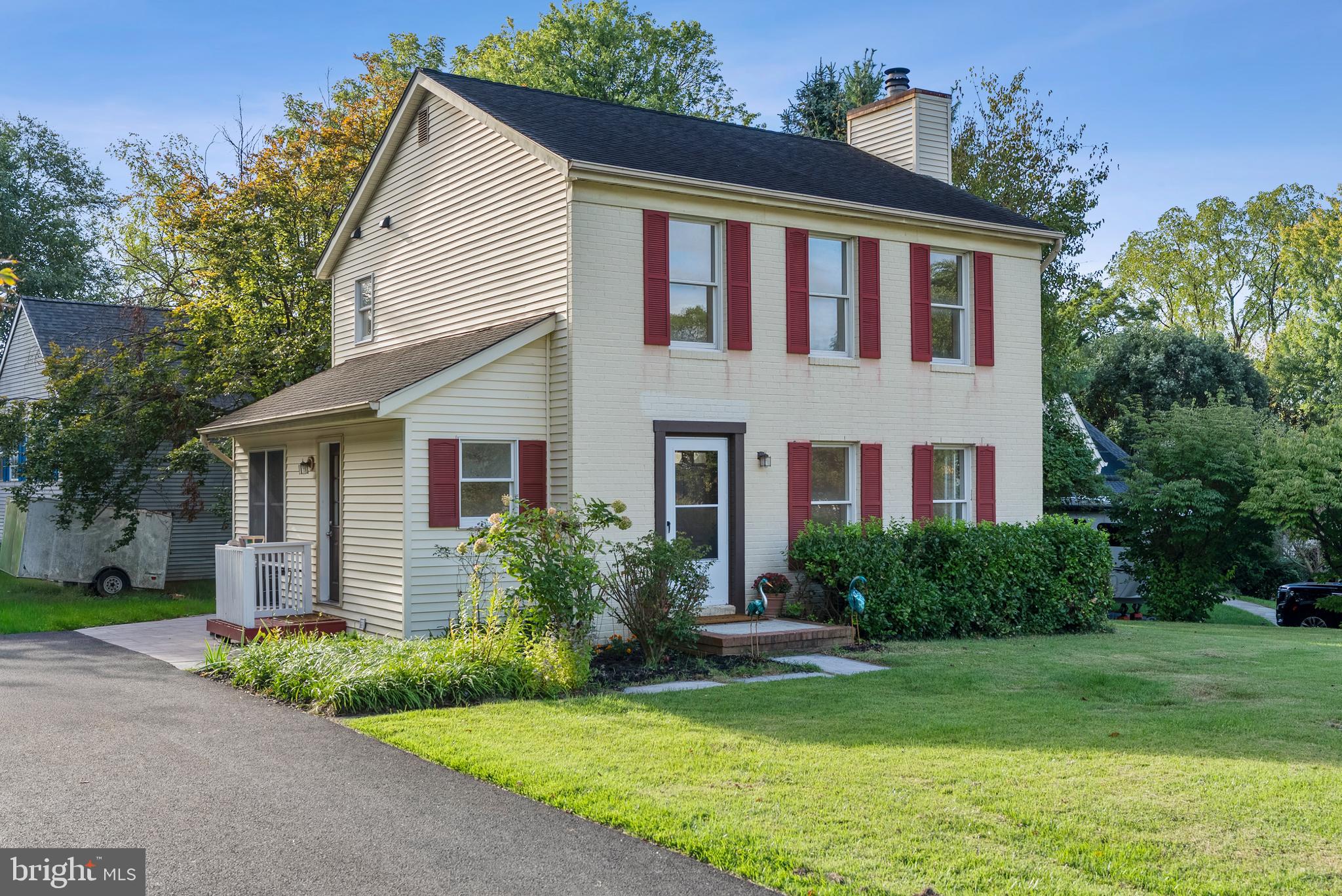 1 HARDY COURT