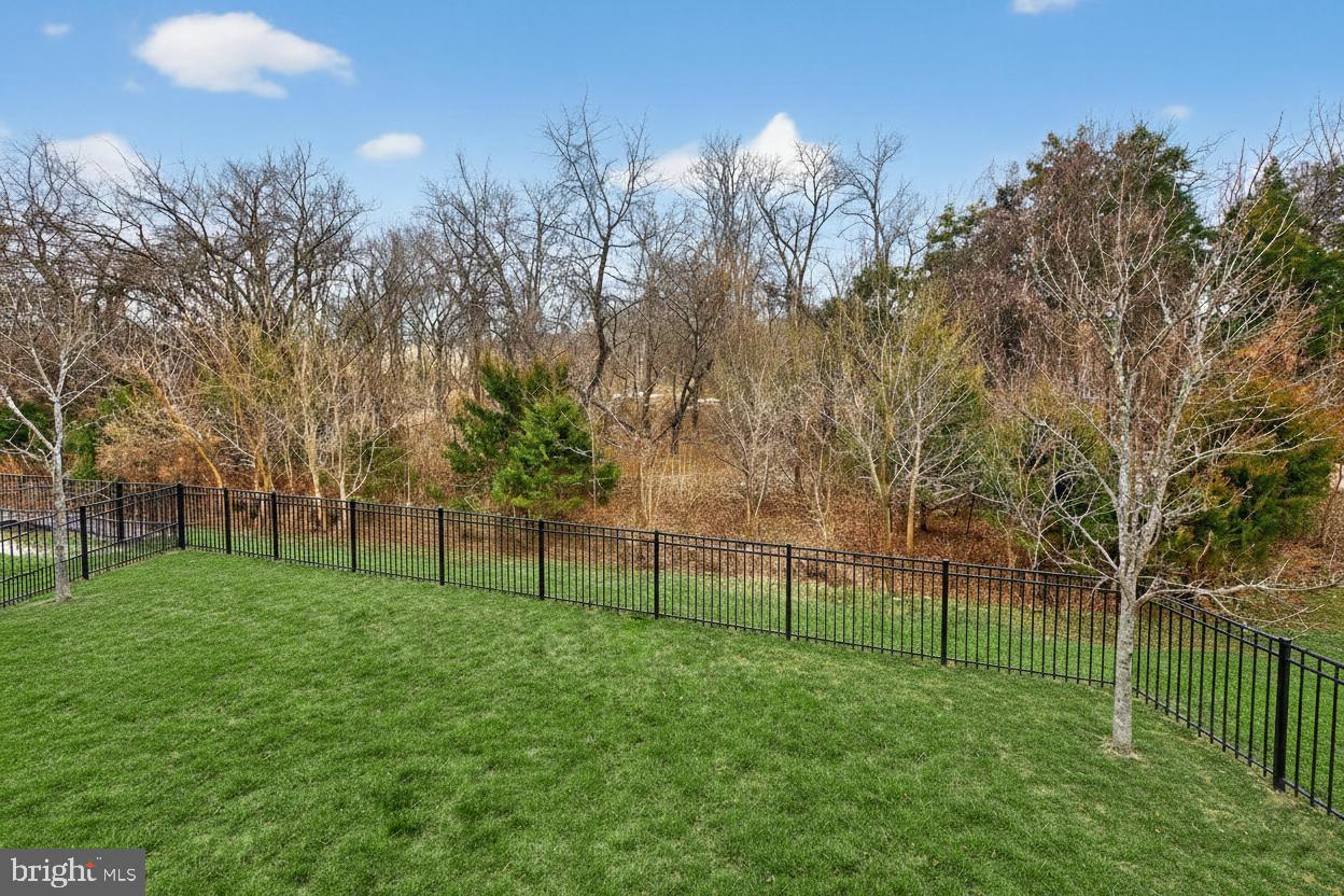 ONE LOUDOUN - Residential