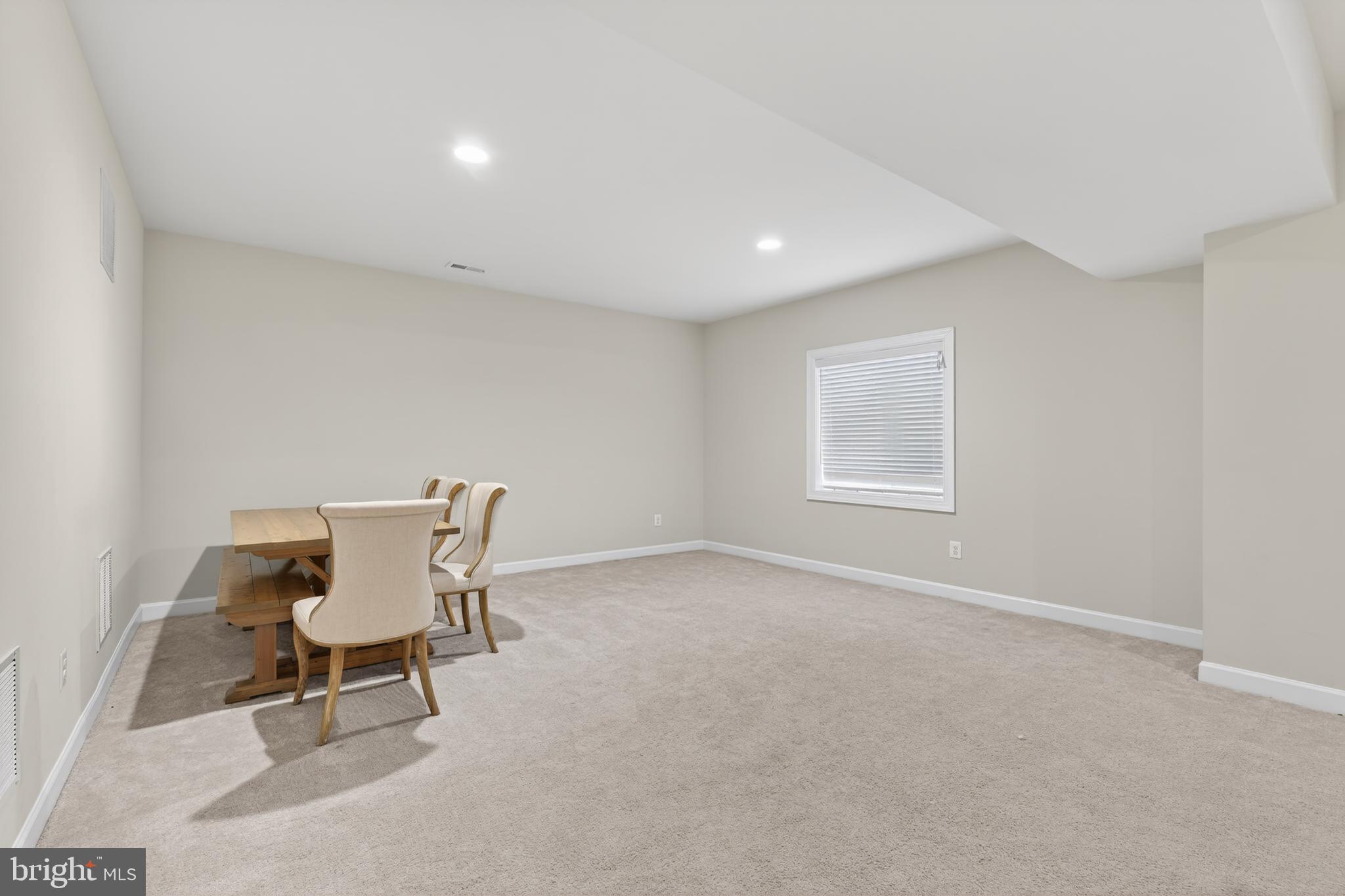 ONE LOUDOUN - Residential