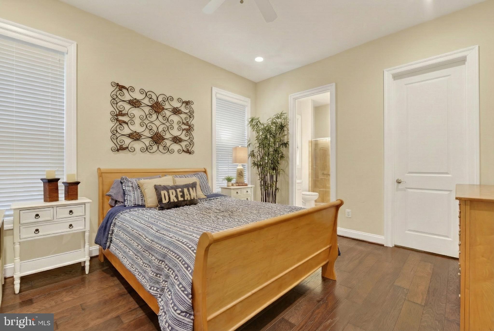 ONE LOUDOUN - Residential