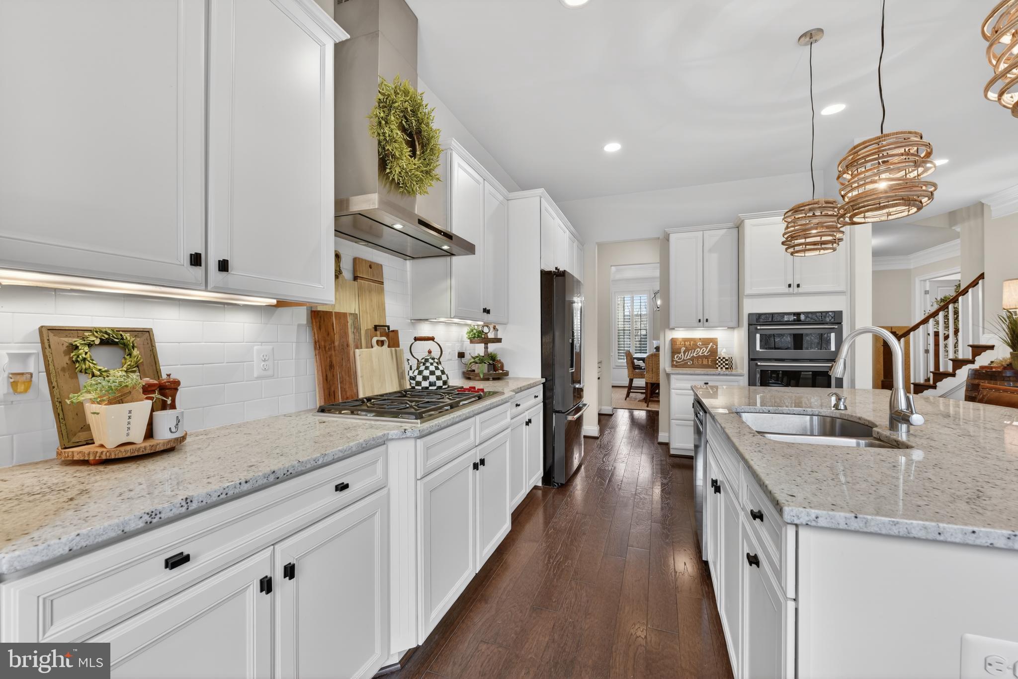 ONE LOUDOUN - Residential