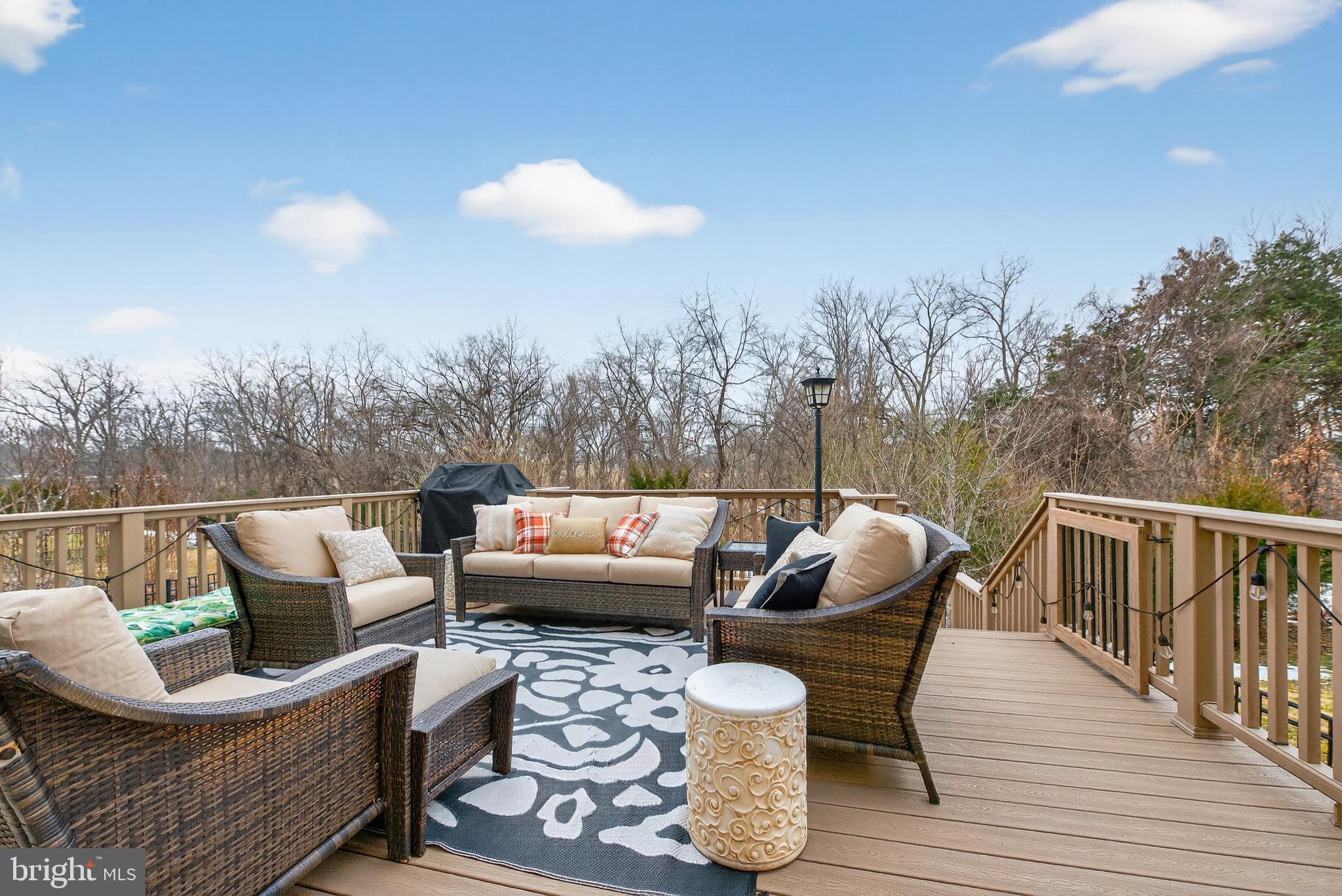 ONE LOUDOUN - Residential