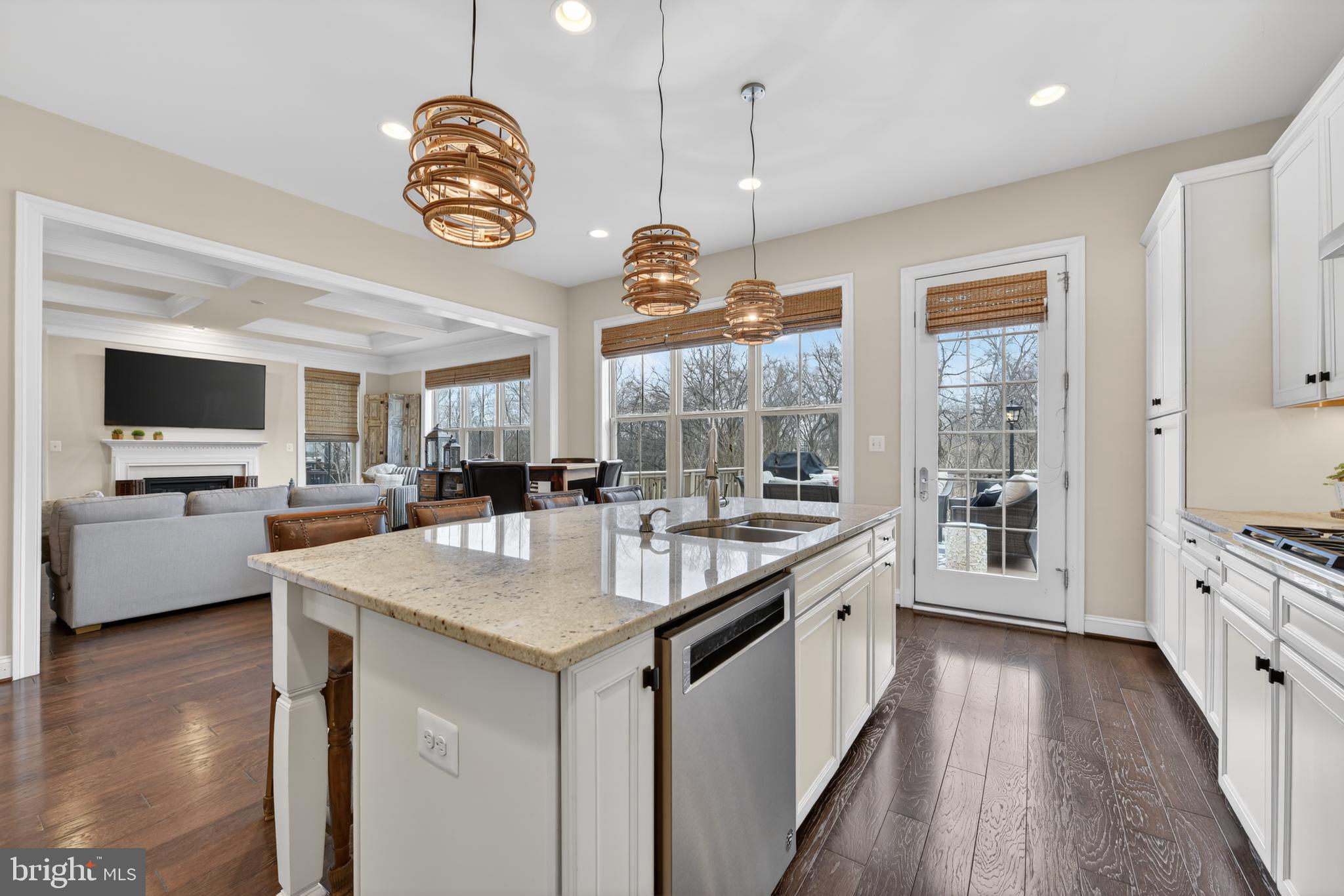 ONE LOUDOUN - Residential