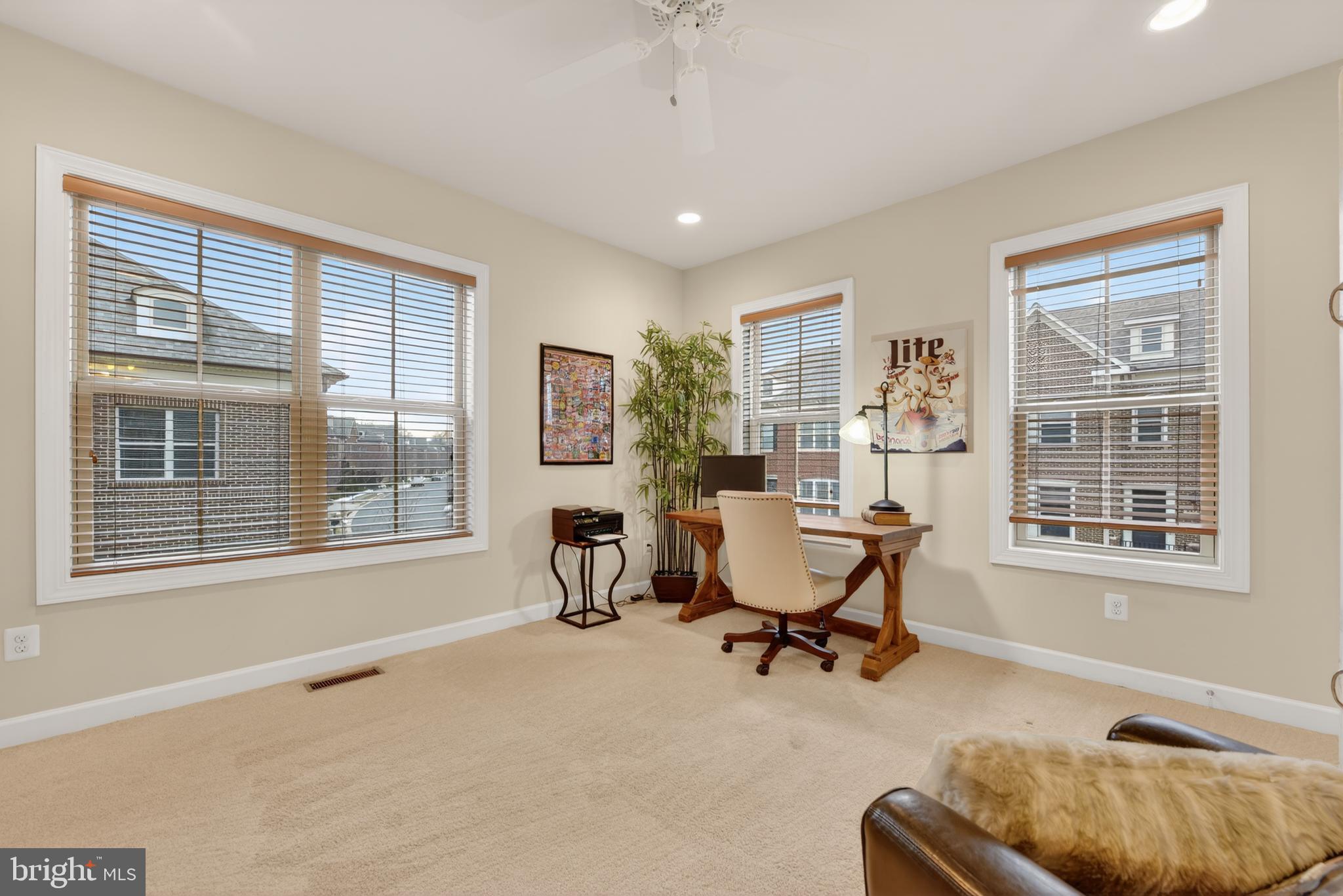 ONE LOUDOUN - Residential