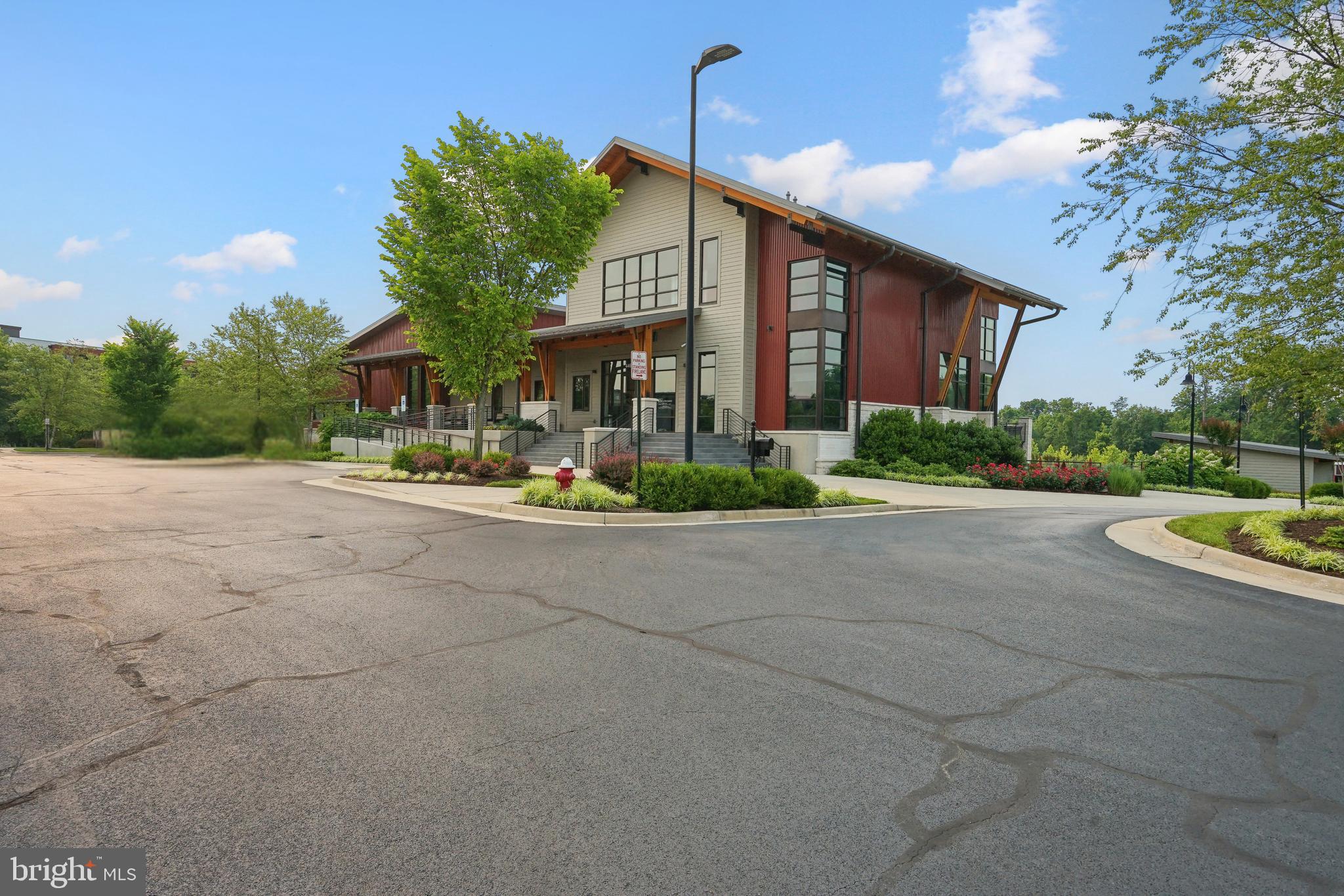 ONE LOUDOUN - Residential