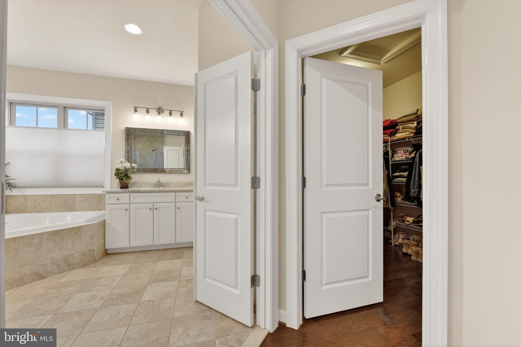 ONE LOUDOUN - Residential