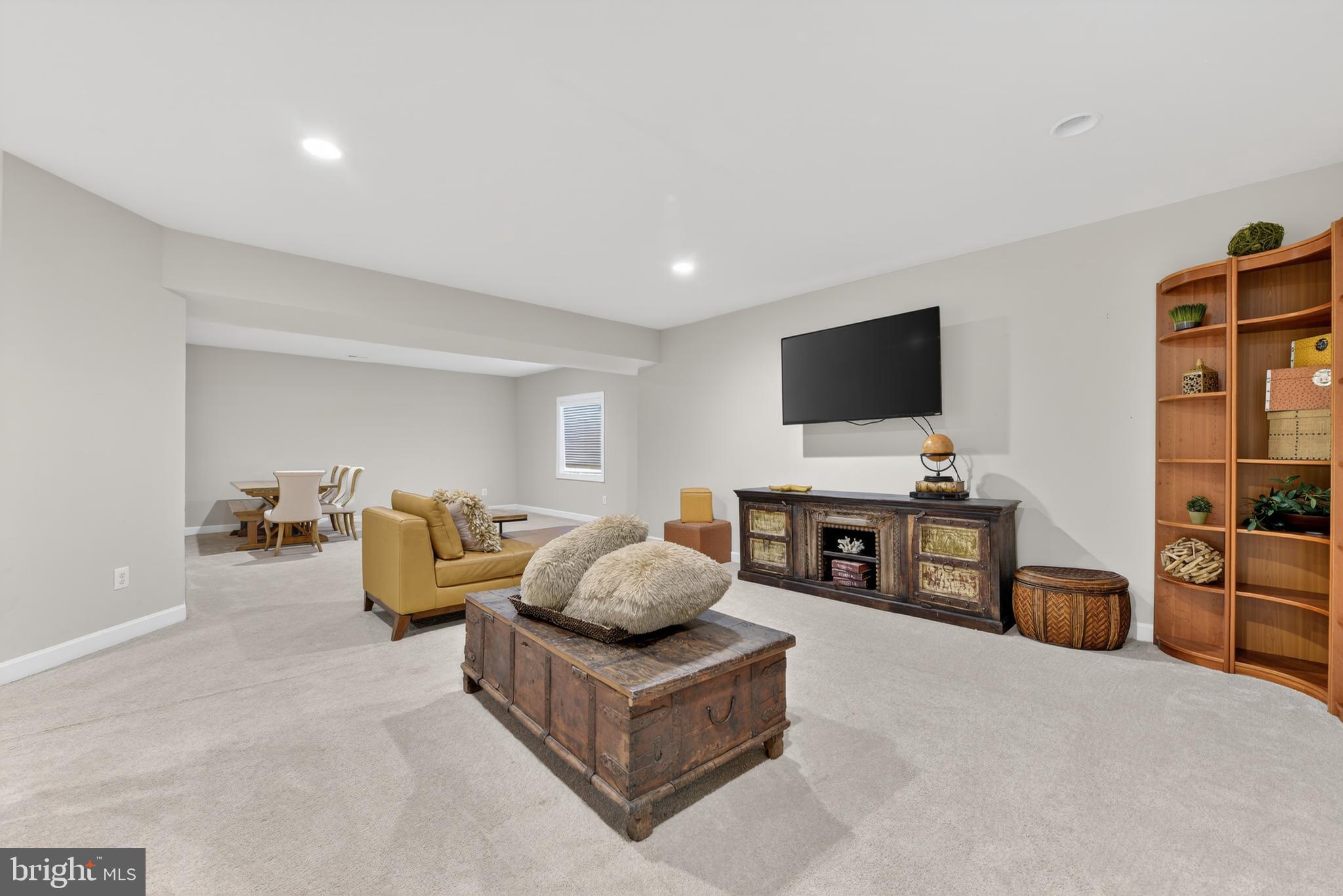 ONE LOUDOUN - Residential