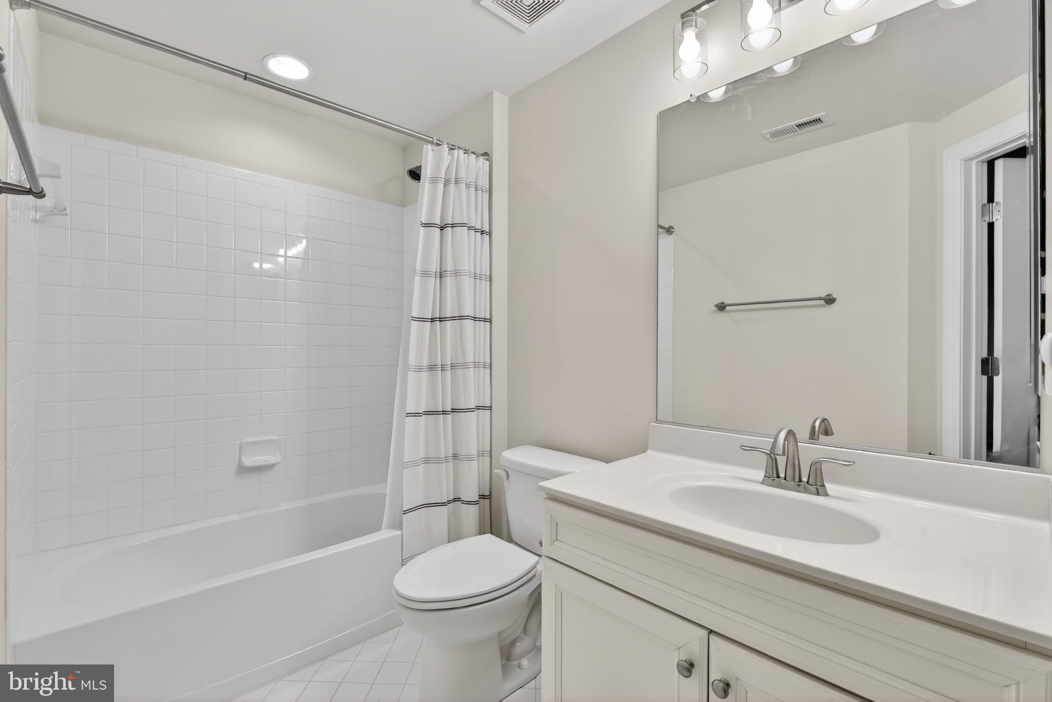 ONE LOUDOUN - Residential