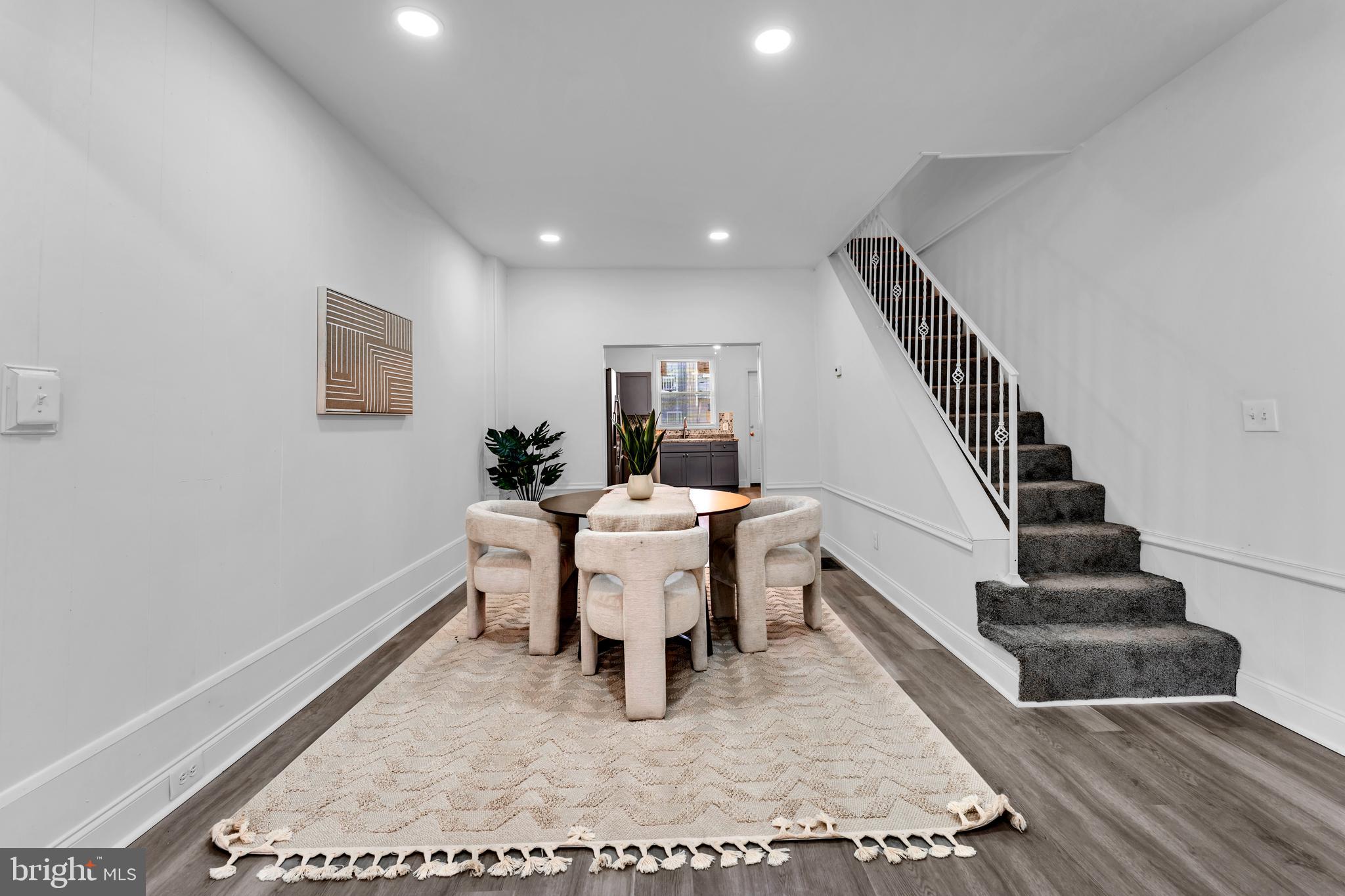 ELWOOD PARK - Residential