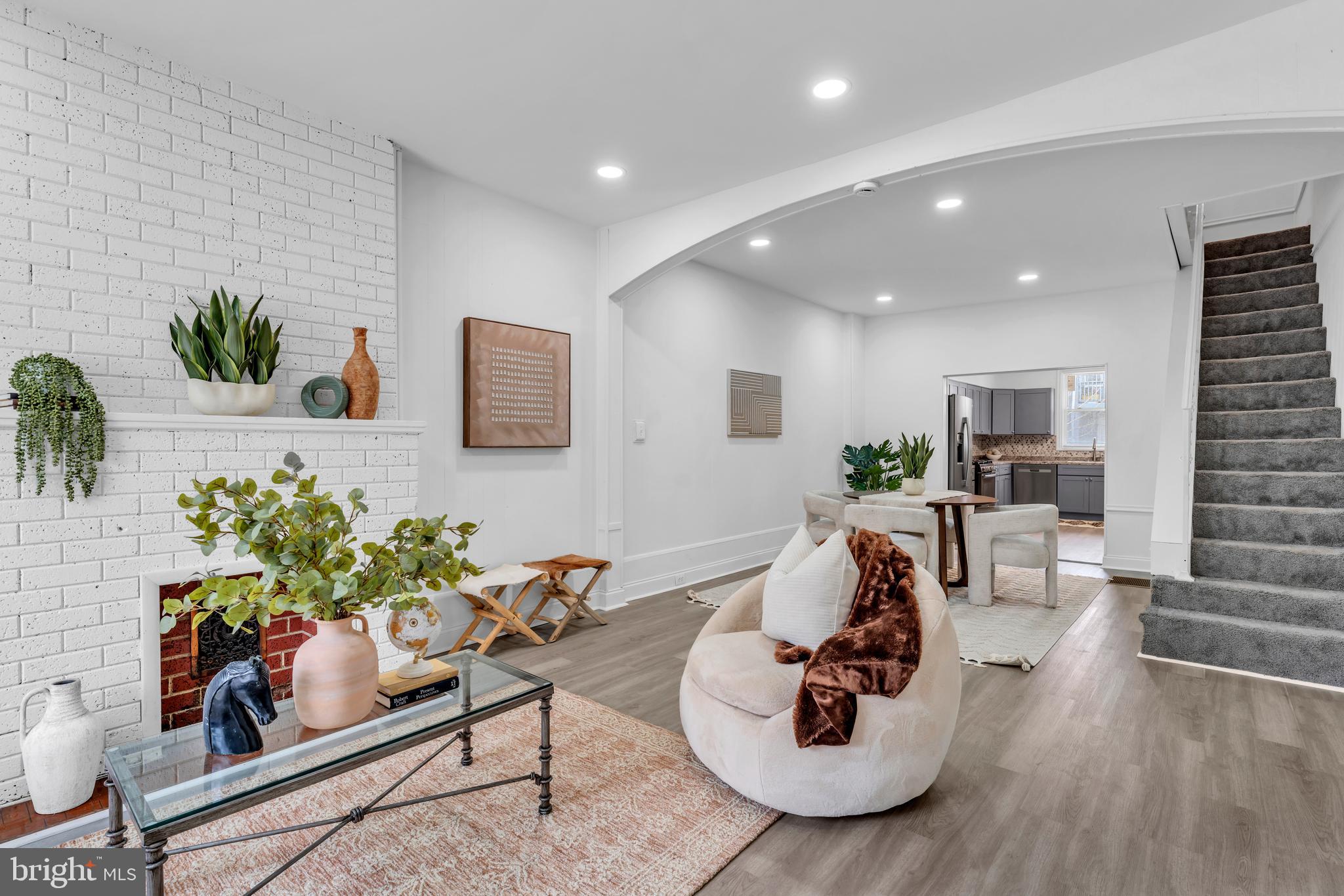 ELWOOD PARK - Residential