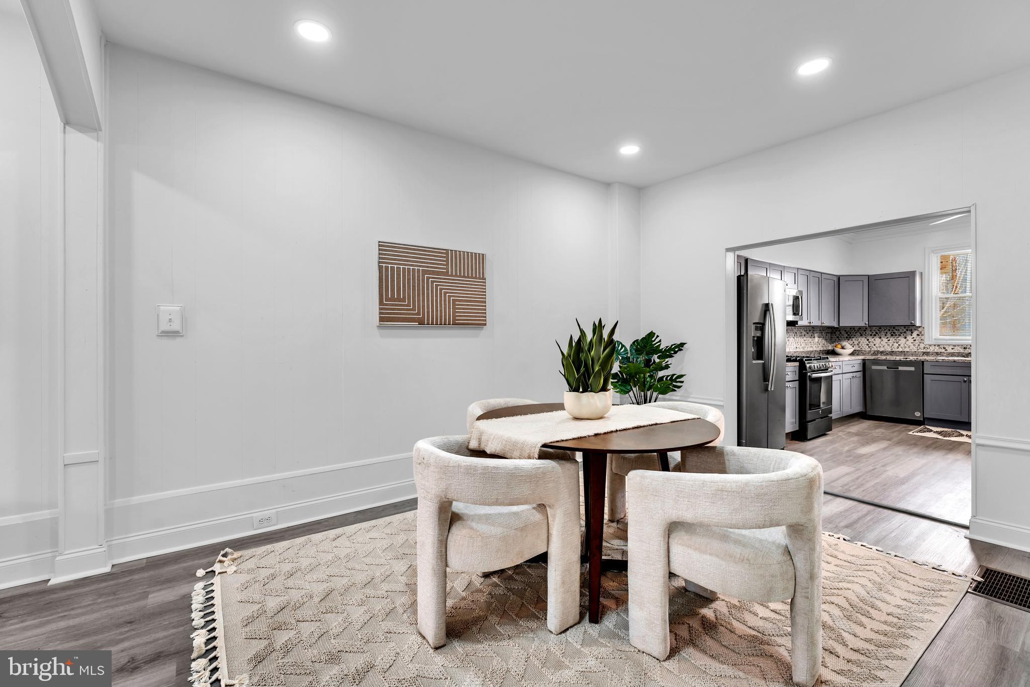 ELWOOD PARK - Residential