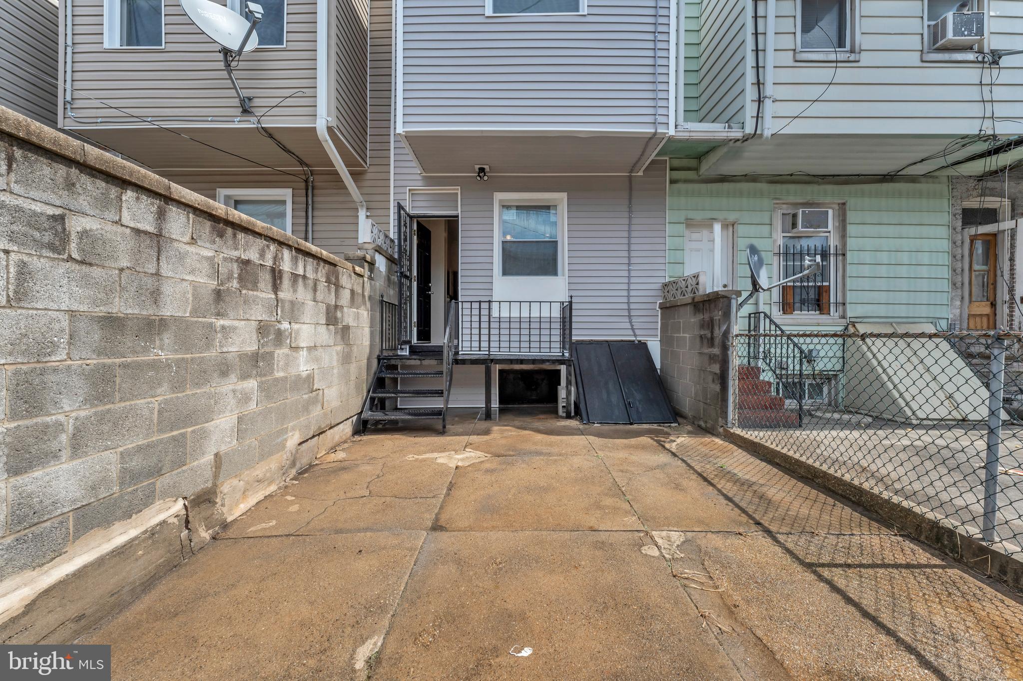 ELWOOD PARK - Residential