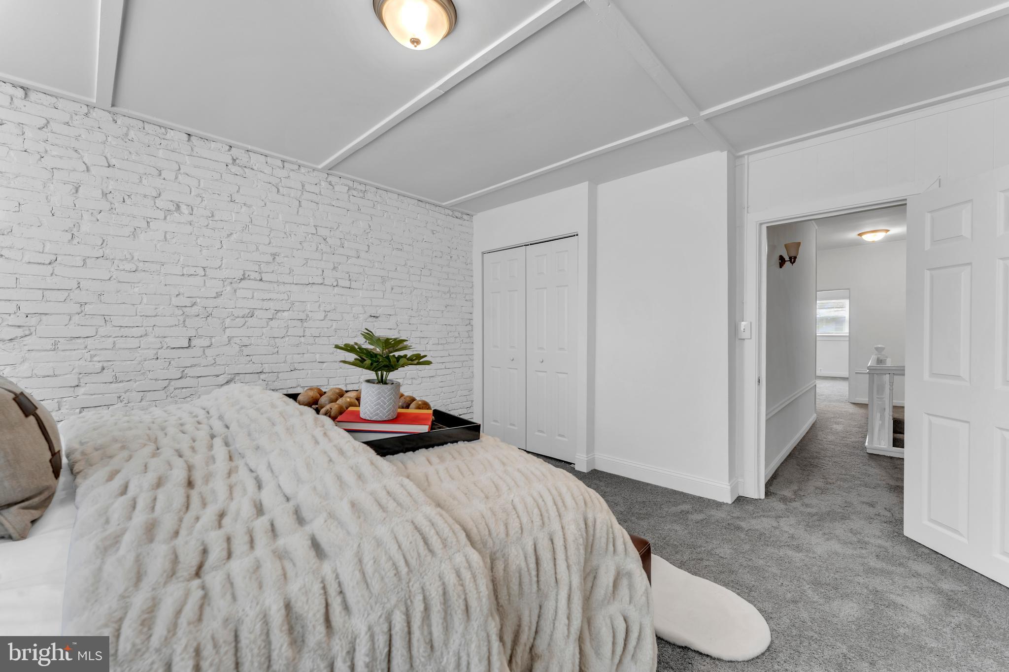 ELWOOD PARK - Residential