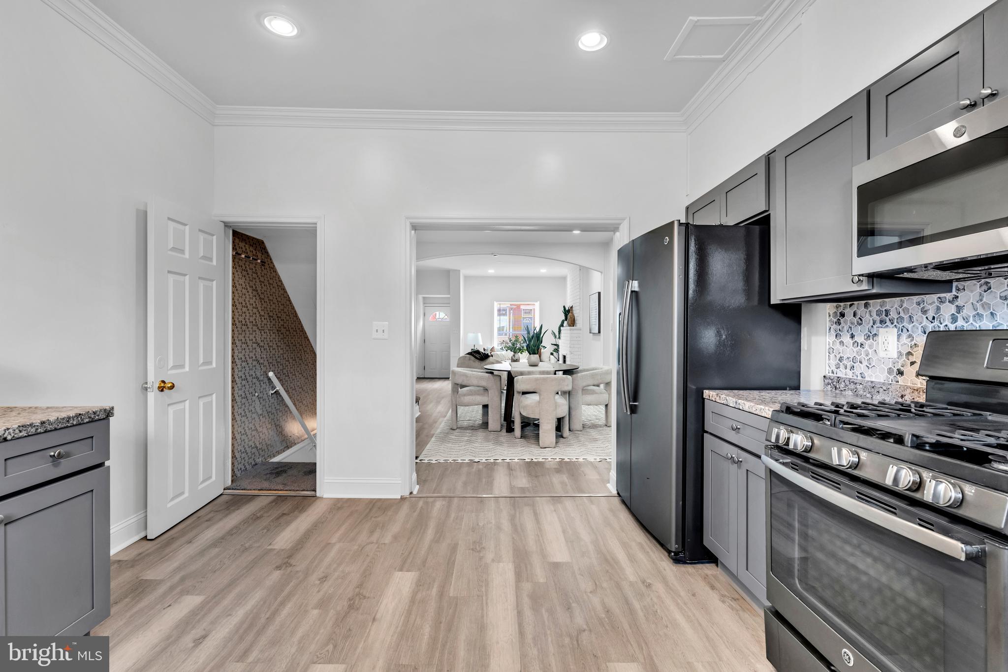 ELWOOD PARK - Residential