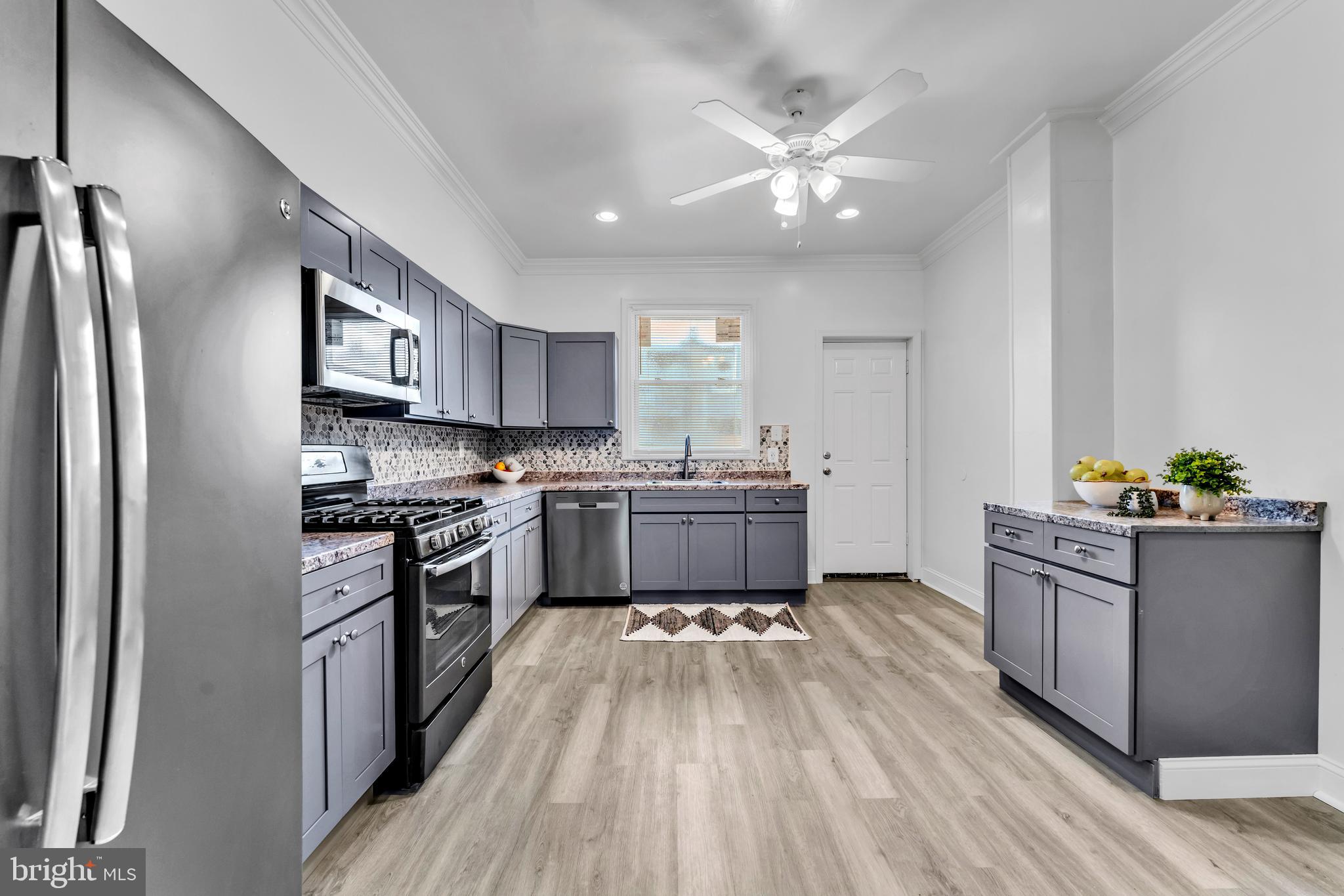 ELWOOD PARK - Residential