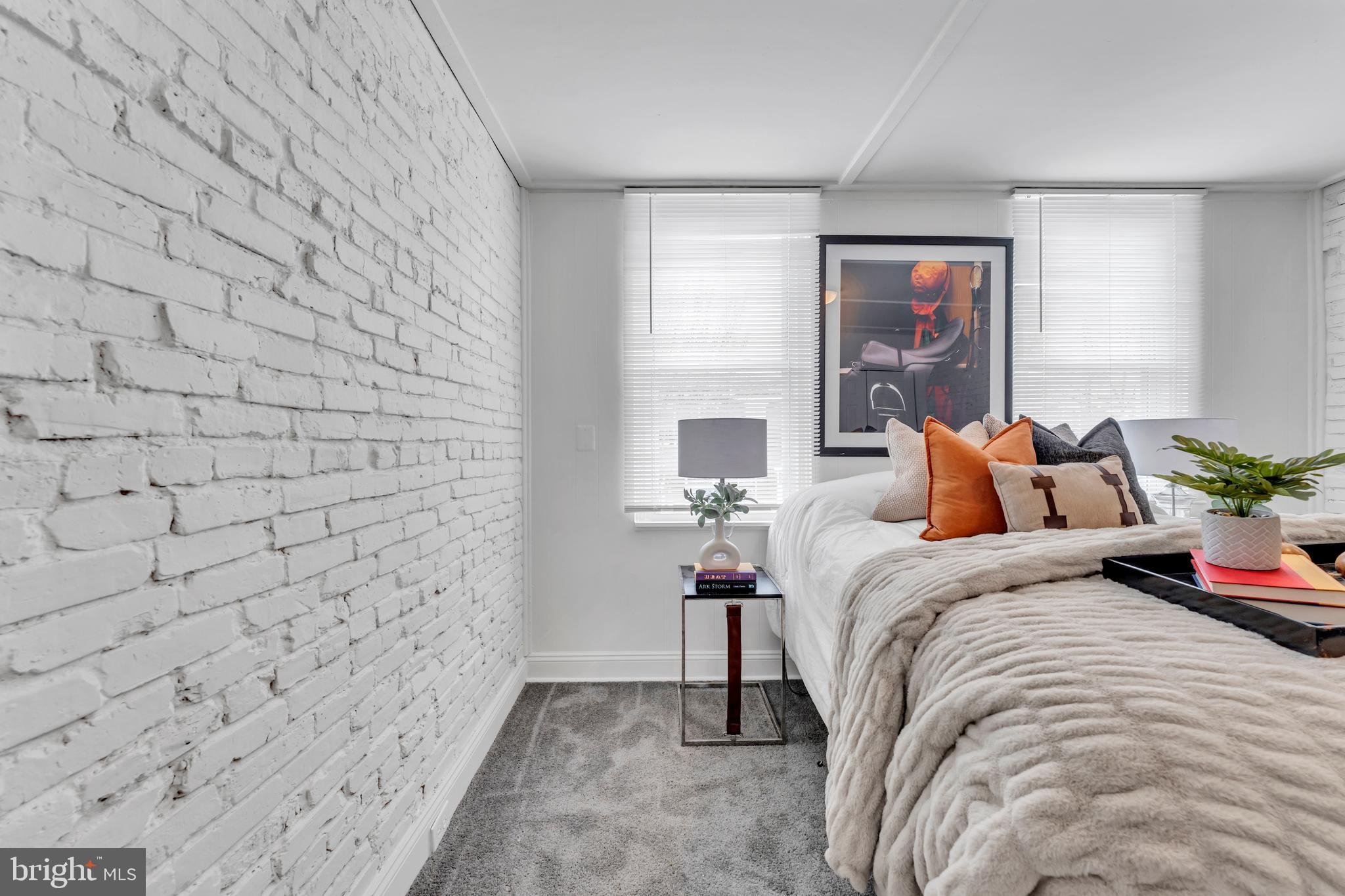 ELWOOD PARK - Residential