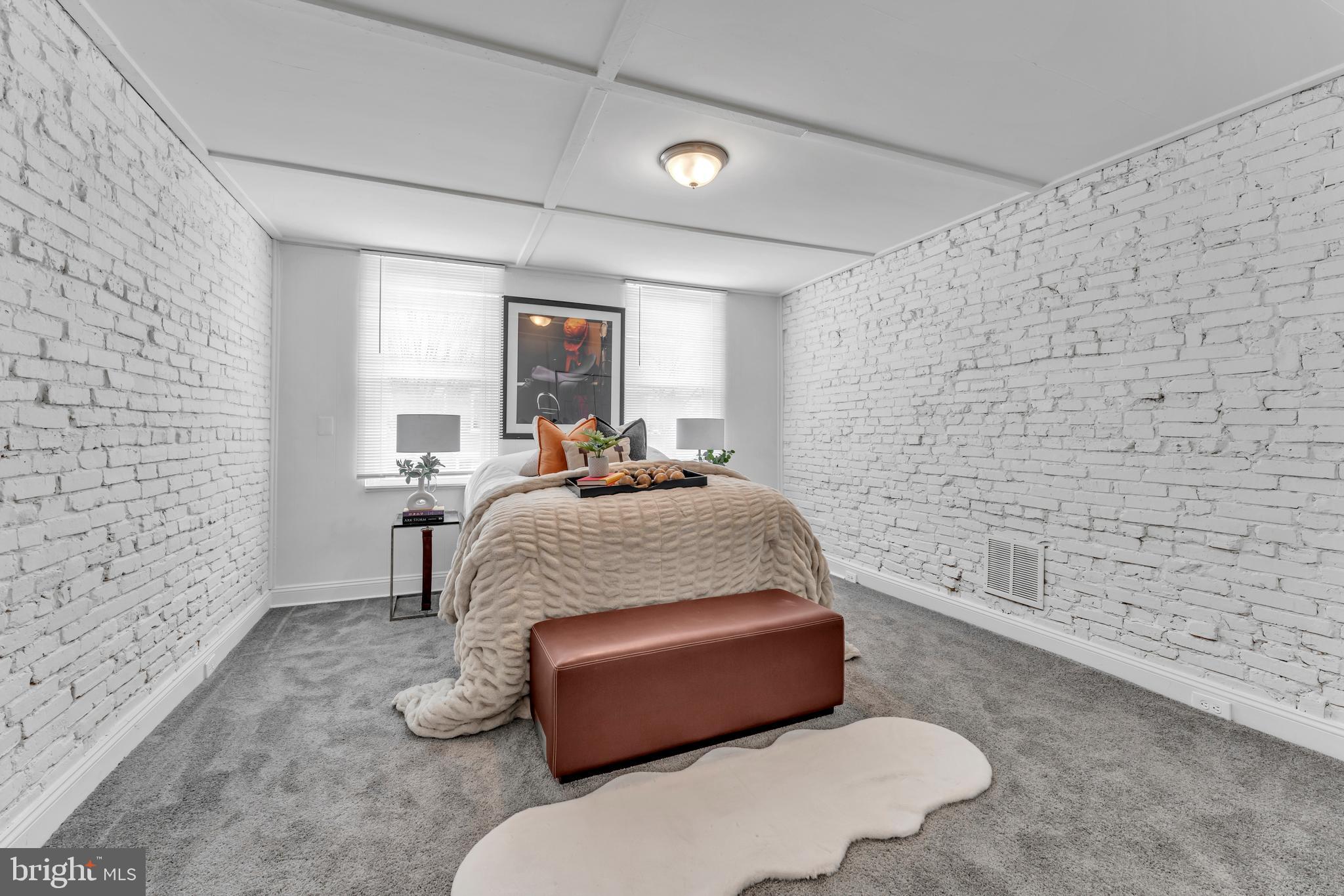 ELWOOD PARK - Residential