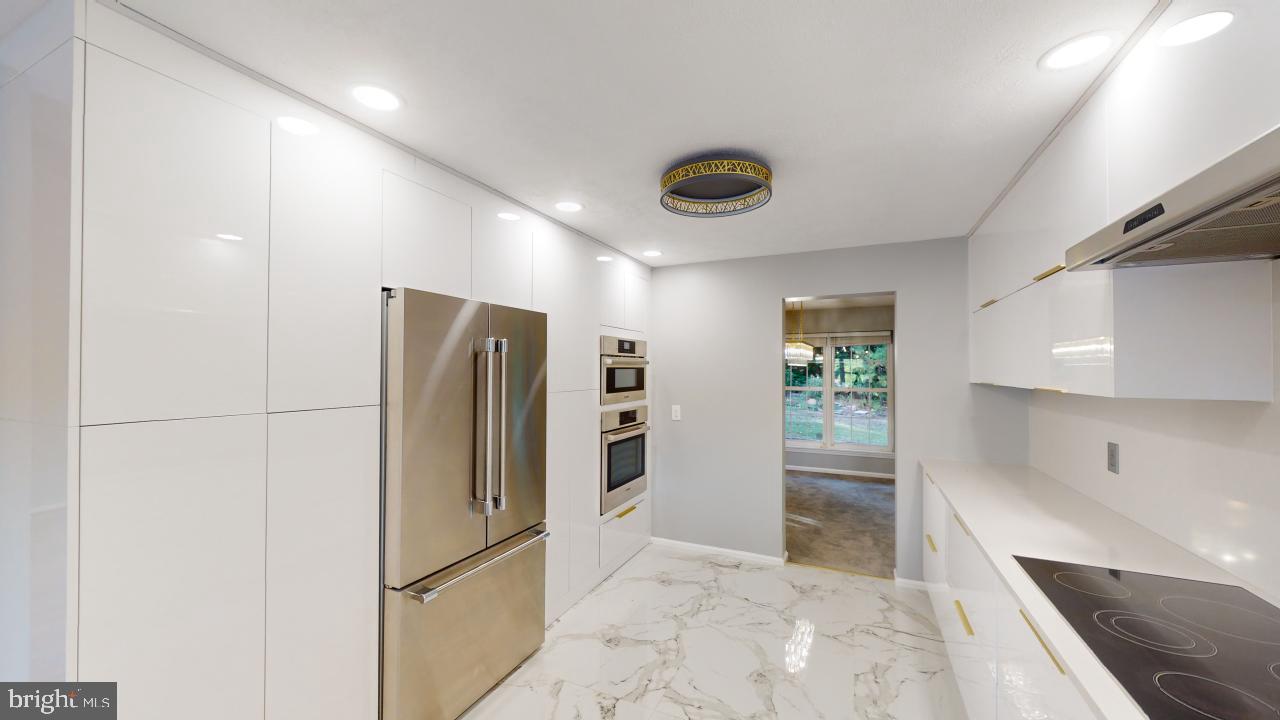 LAKEWOOD - Residential Lease