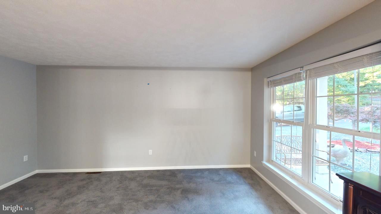 LAKEWOOD - Residential Lease