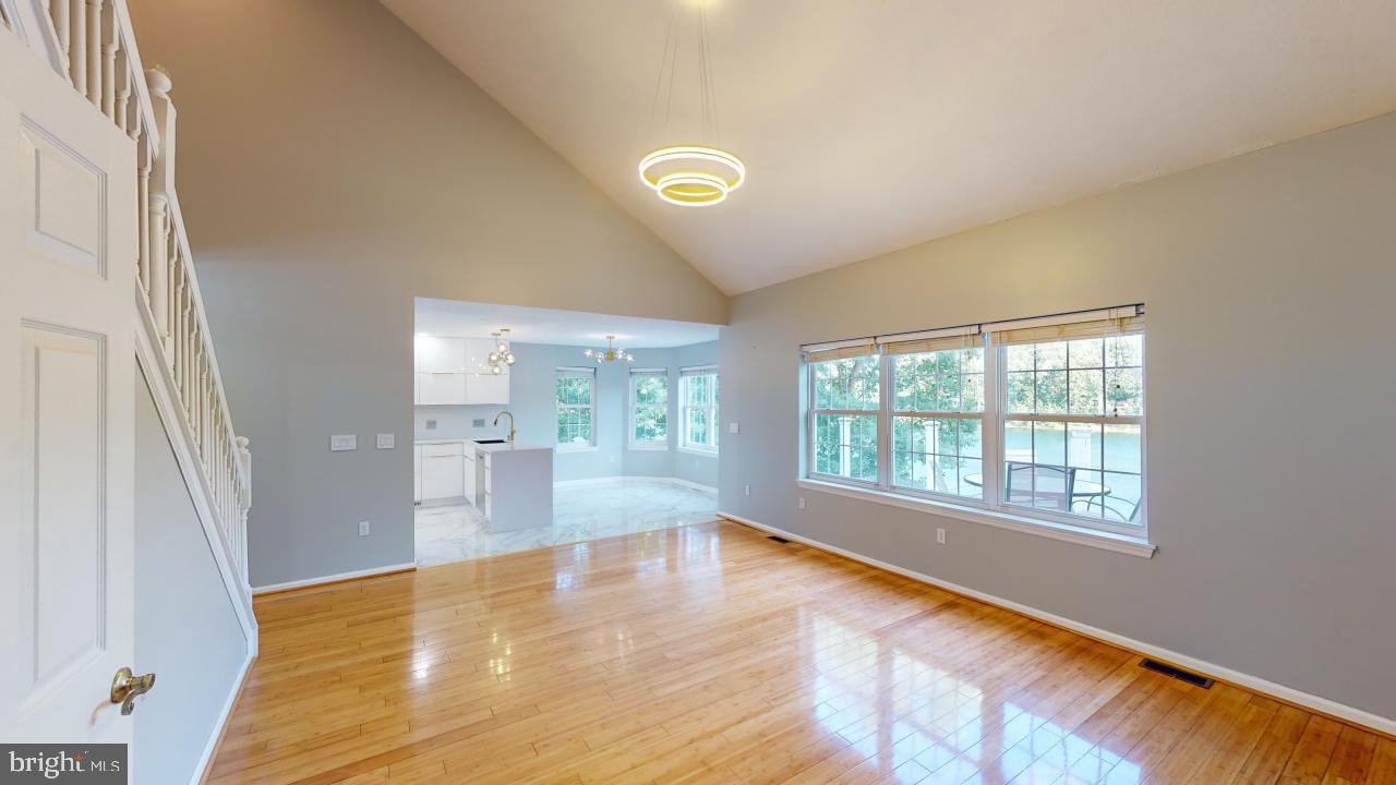 LAKEWOOD - Residential Lease