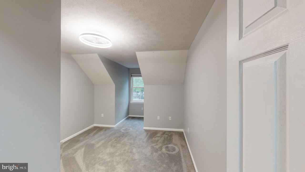 LAKEWOOD - Residential Lease