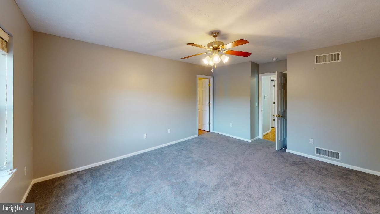 LAKEWOOD - Residential Lease