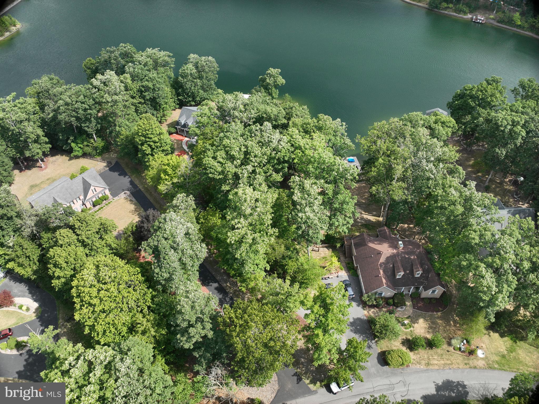 LAKEWOOD - Residential Lease