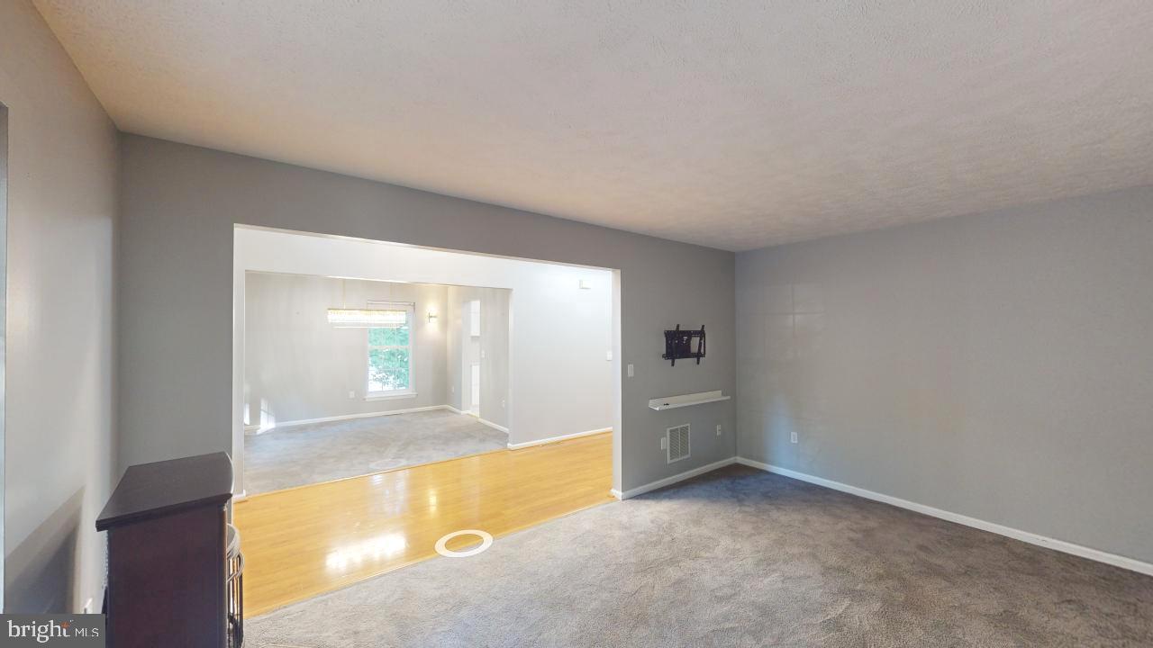 LAKEWOOD - Residential Lease