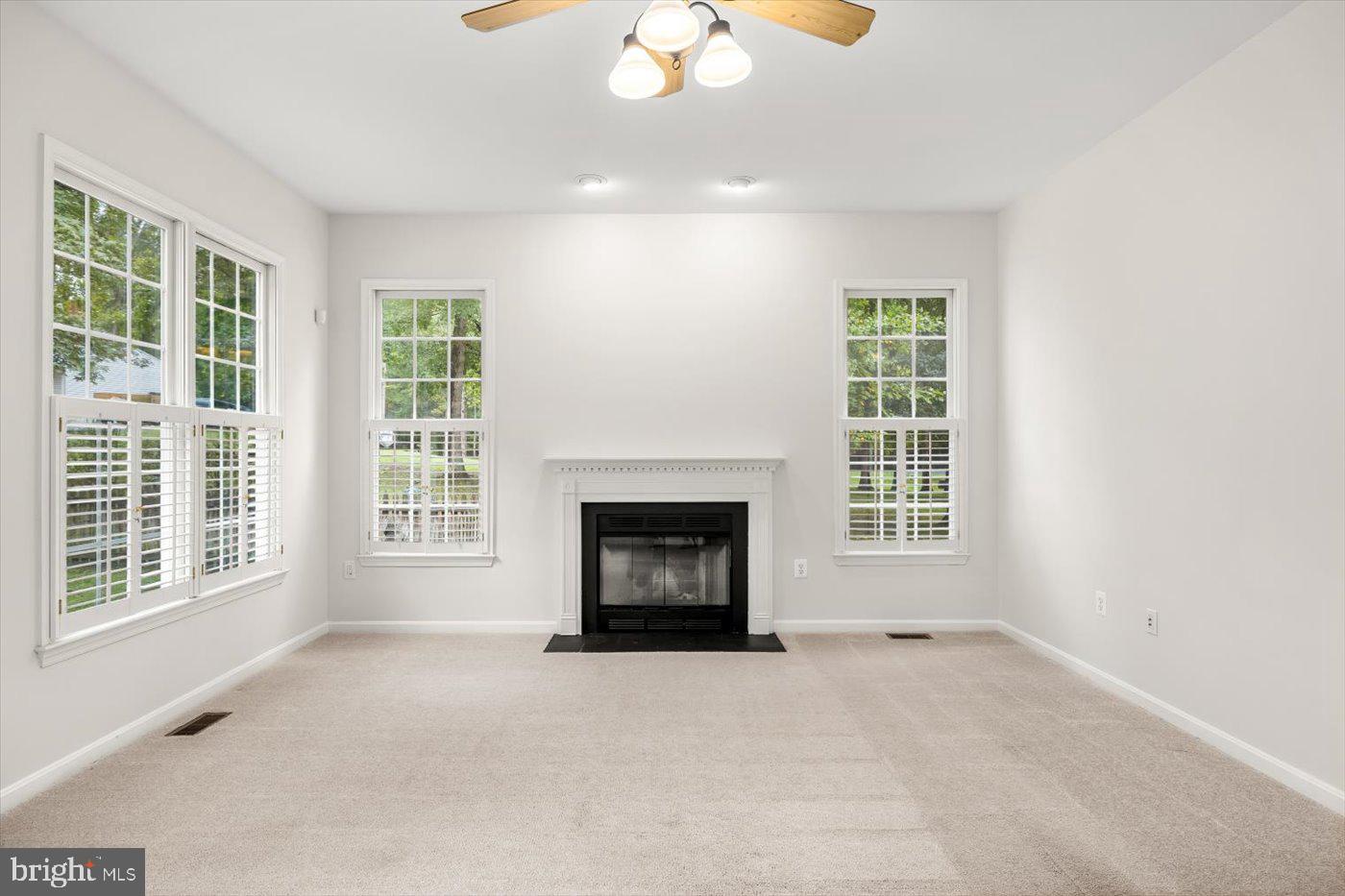 WOODFIELD - Residential