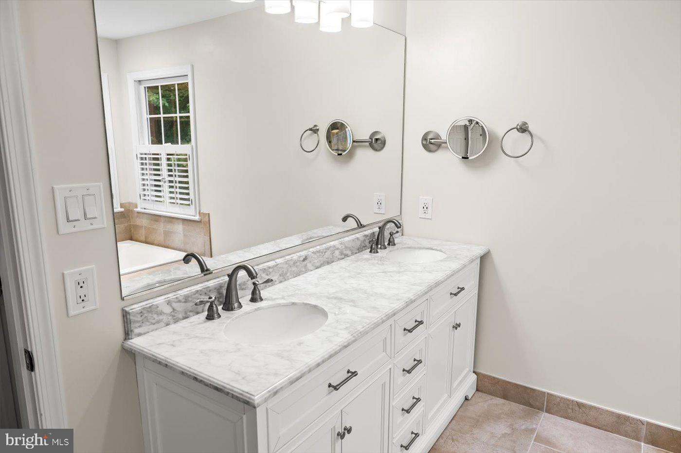 WOODFIELD - Residential