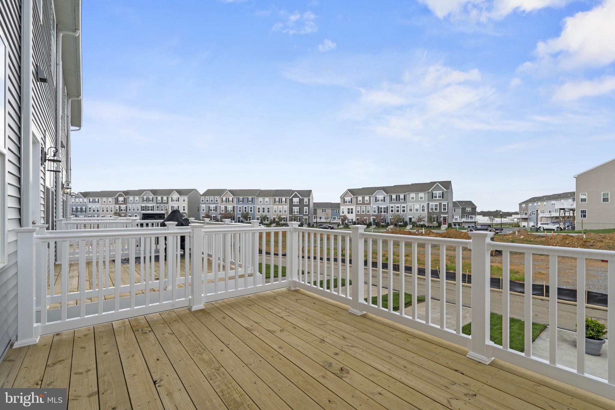 PRESIDENTS POINTE - Residential