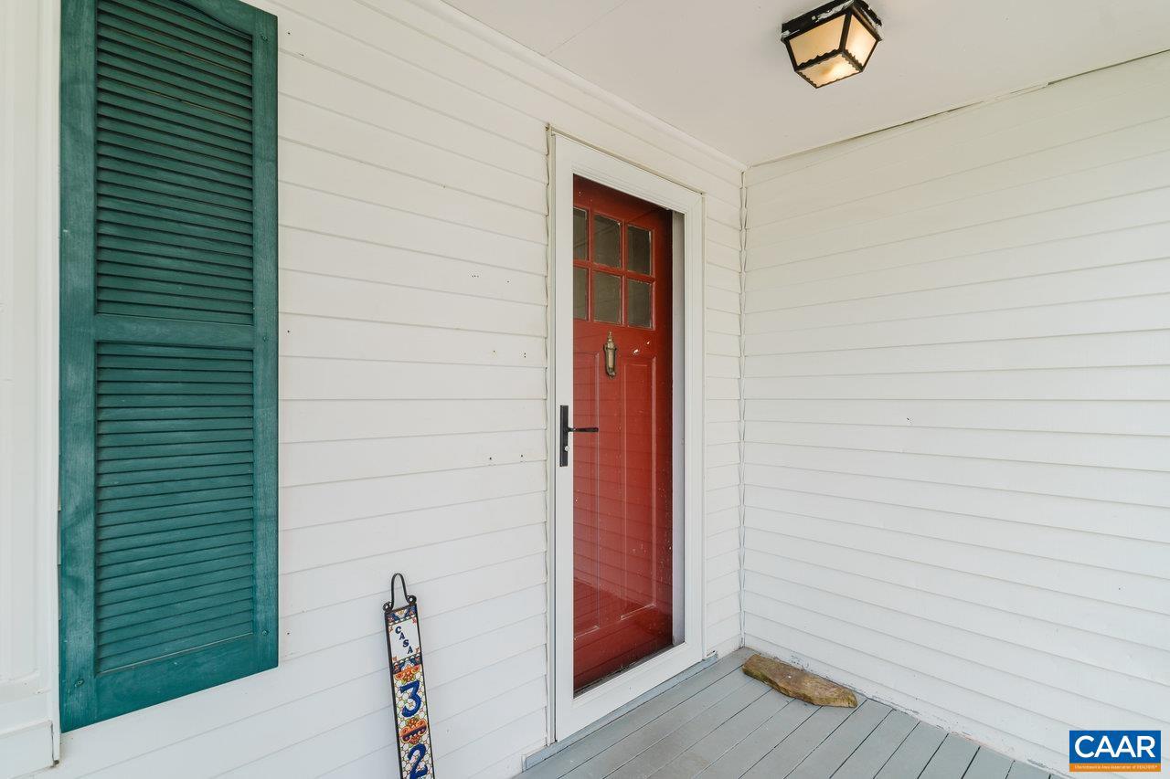 321 DUPONT AVE