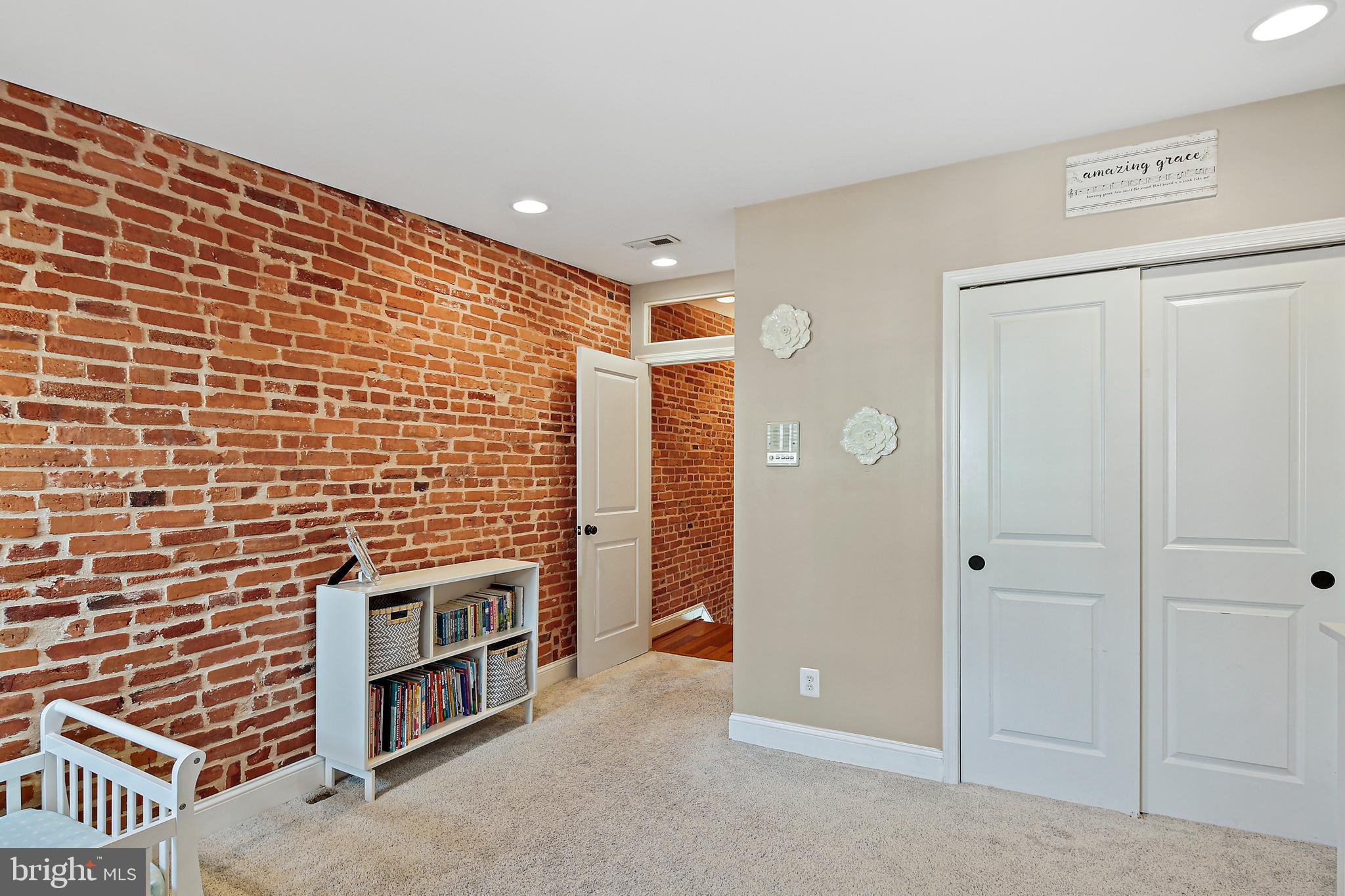 RIVERSIDE - Residential