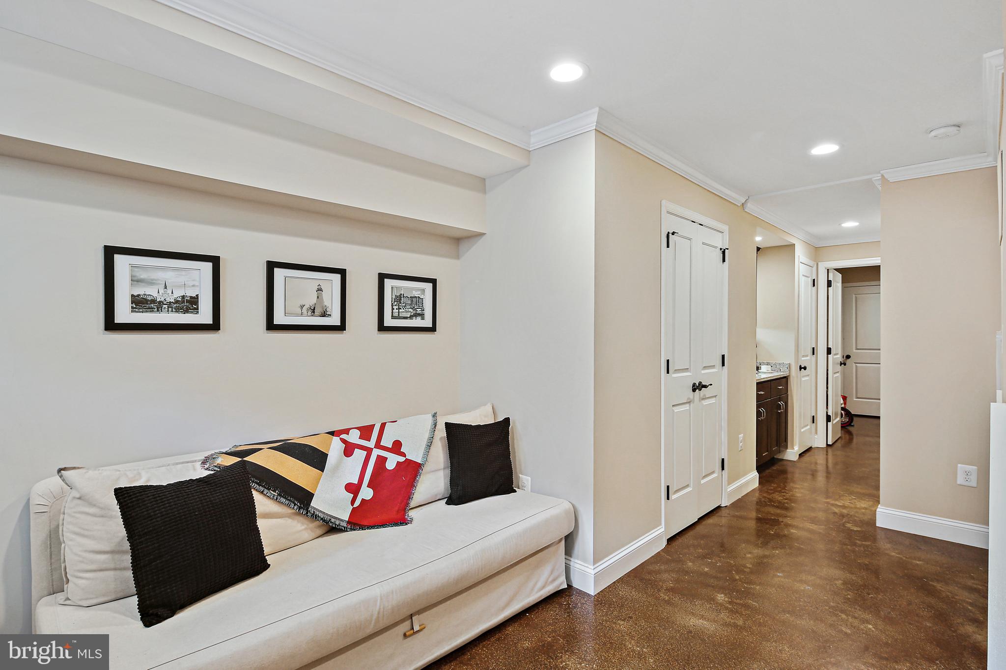 RIVERSIDE - Residential