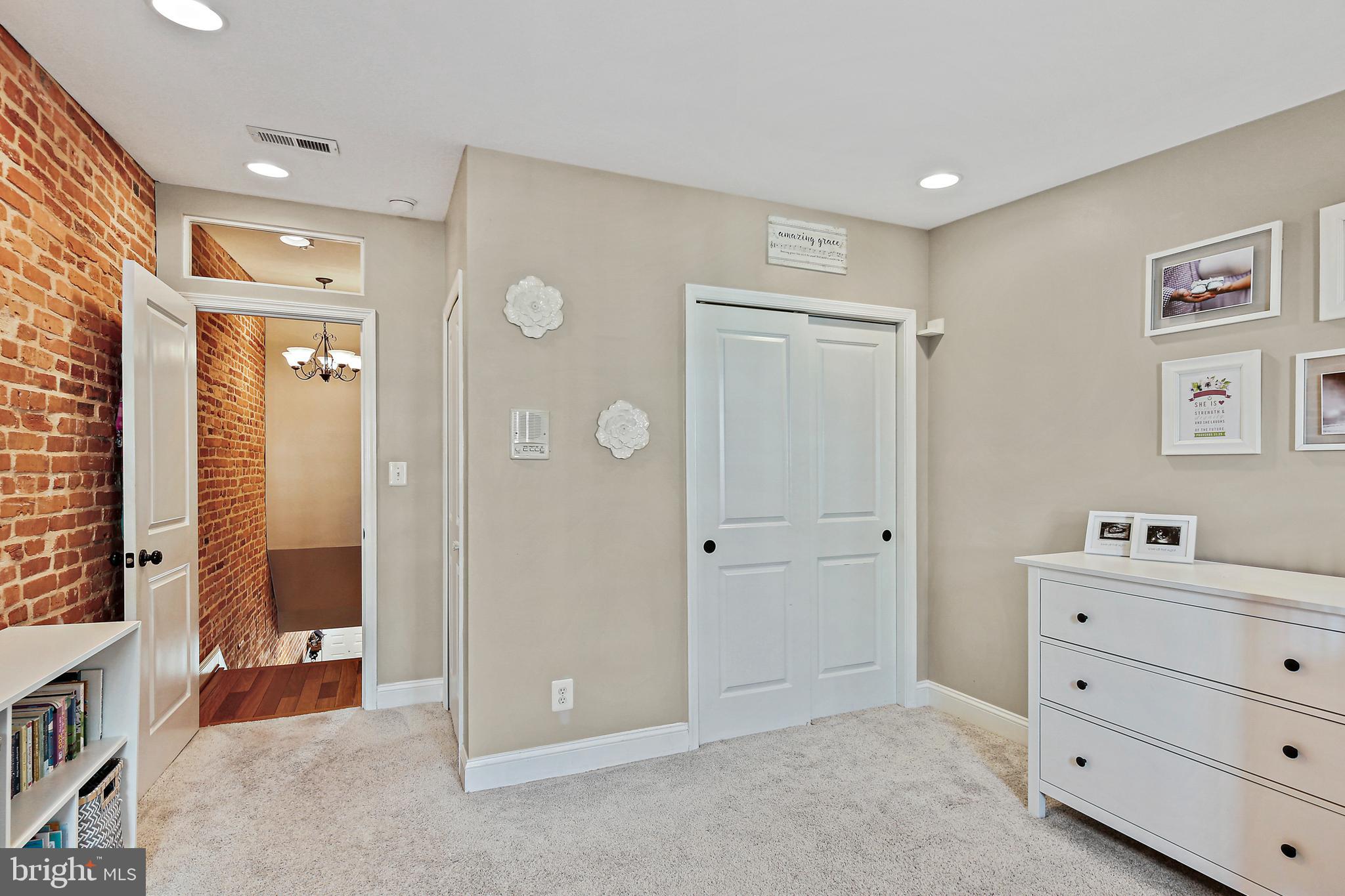 RIVERSIDE - Residential