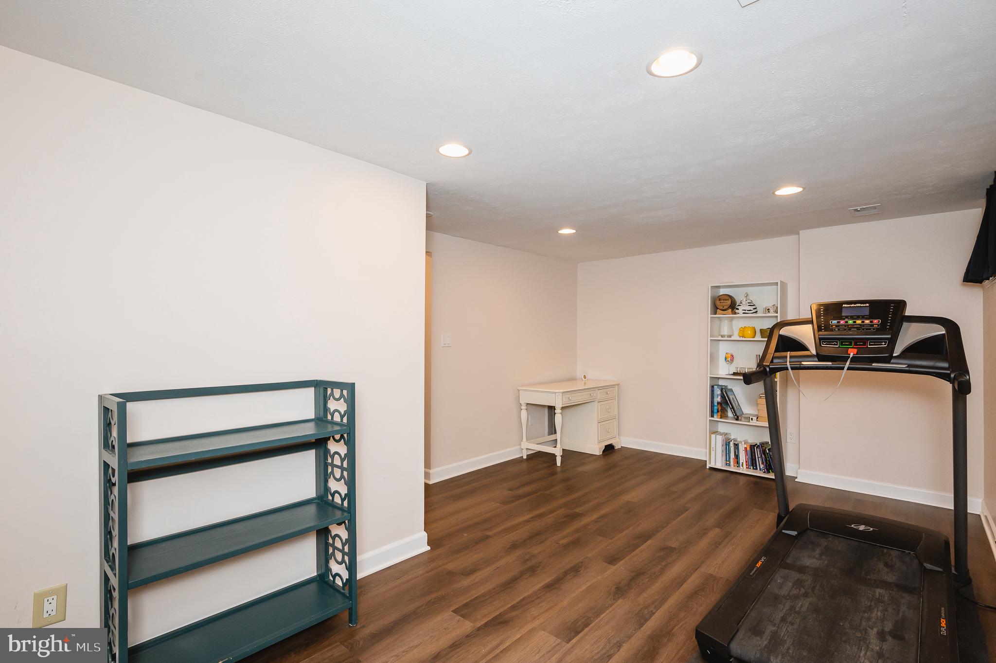 LAUREL VALLEY - Residential